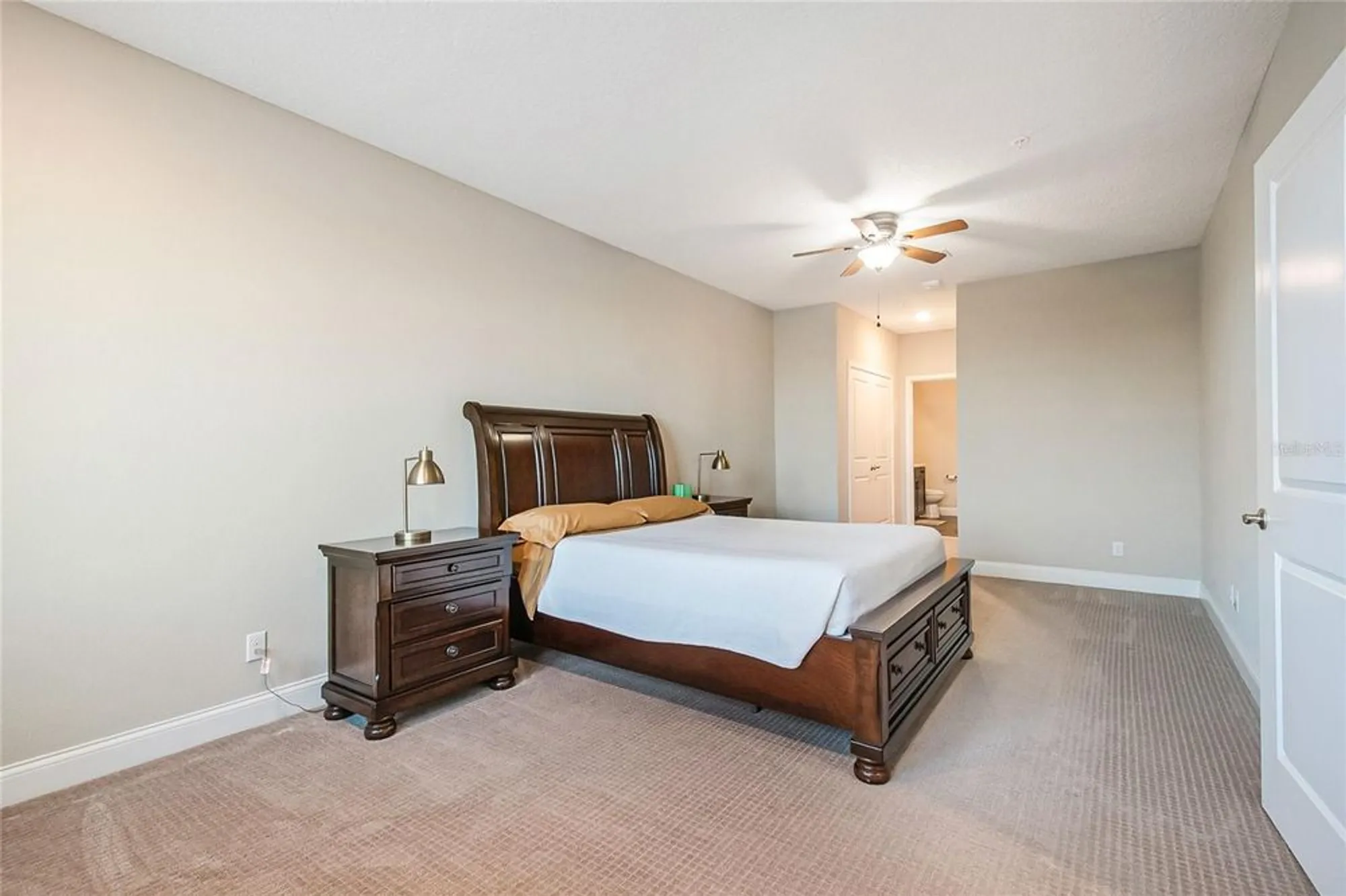 Property Slideshow image 27 of 55 | 7573 laureate blvd unit 1305, Orlando, FL, 32827