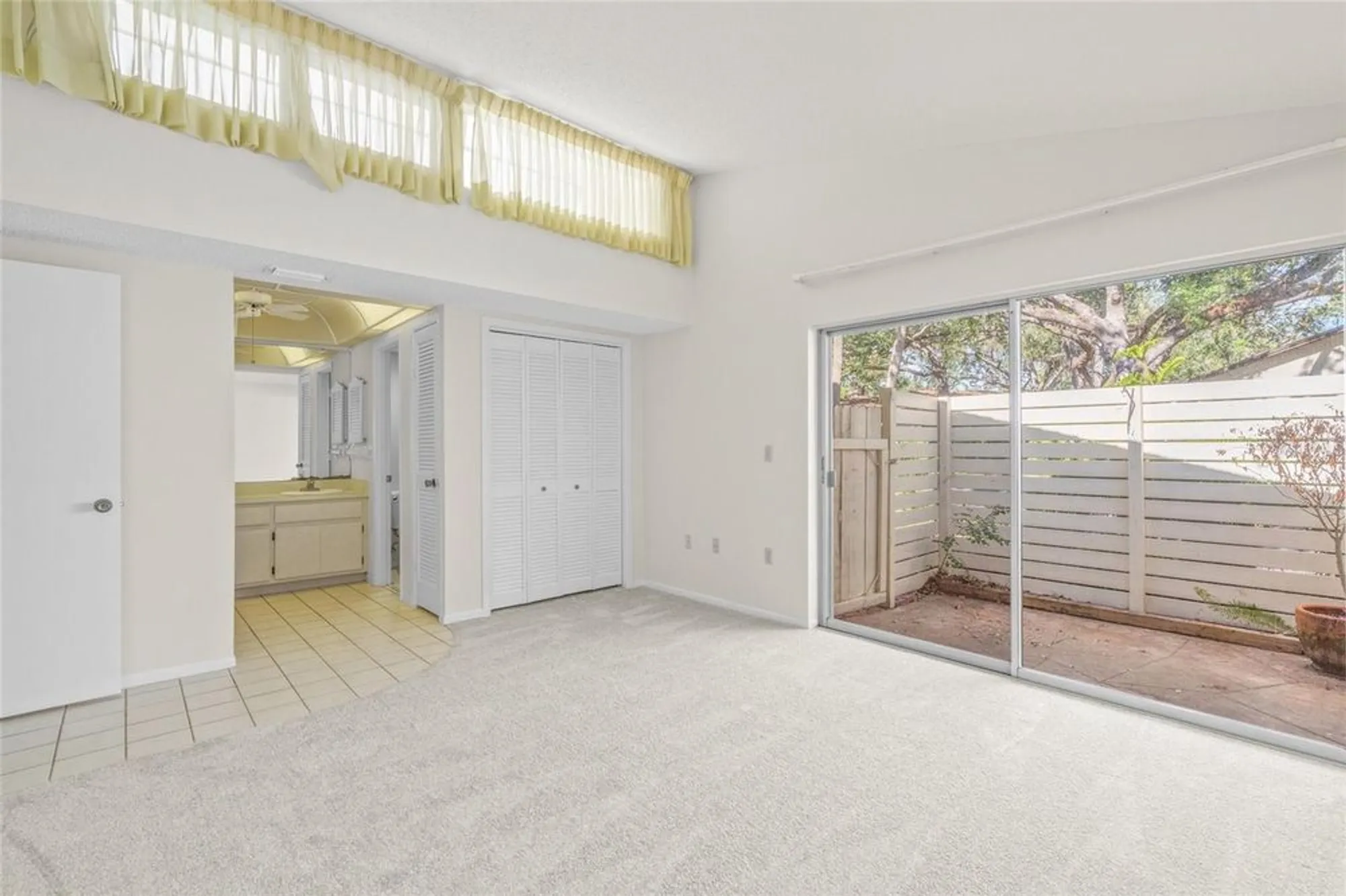 Property Slideshow image 16 of 35 | 6906 woodwind dr 12, Sarasota, FL, 34231