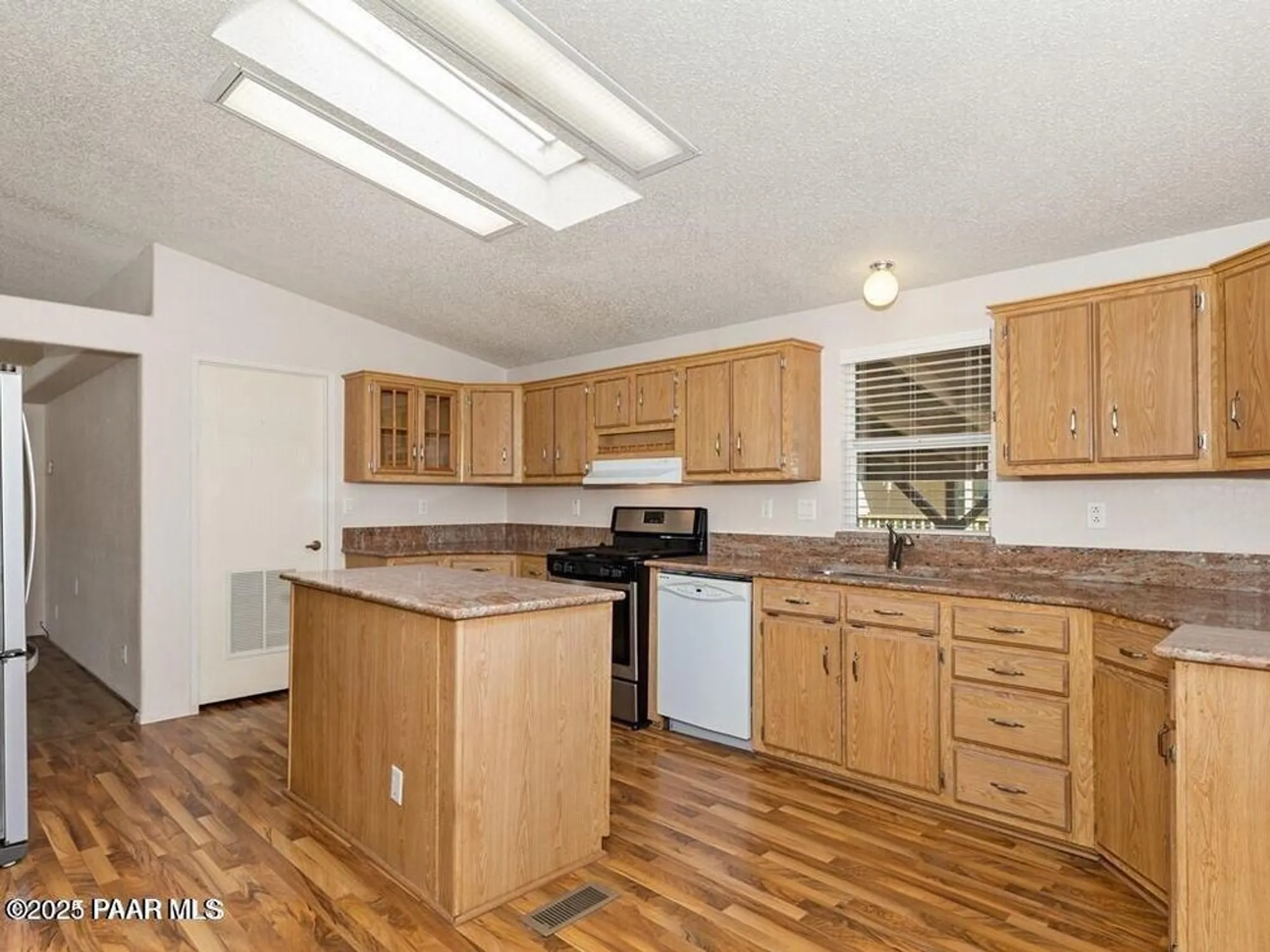 Property Slideshow image 6 of 18 | 724 n mesquite tree dr, Dewey-Humboldt, AZ, 86327