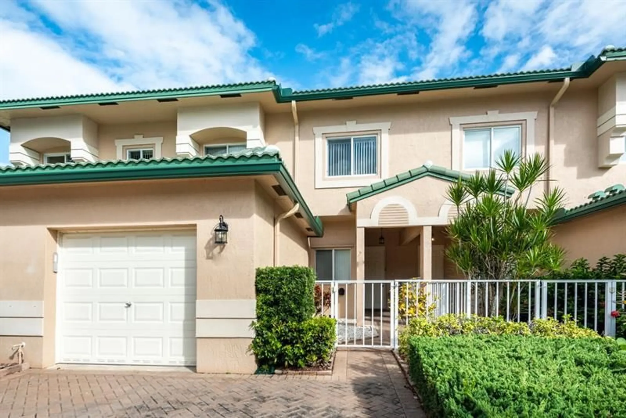 Property Slideshow image 20 of 23 | 7867 exeter blvd e # 101, Tamarac, FL, 33321