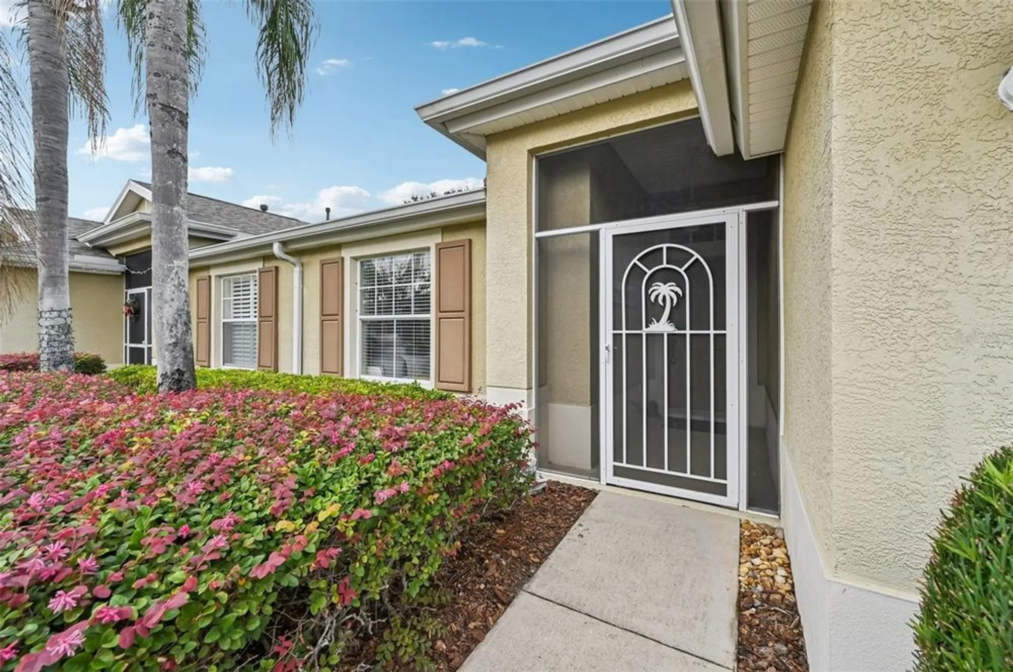 Property Slideshow image 3 of 61 | 2103 grantham greens dr, Sun City Center, FL, 33573