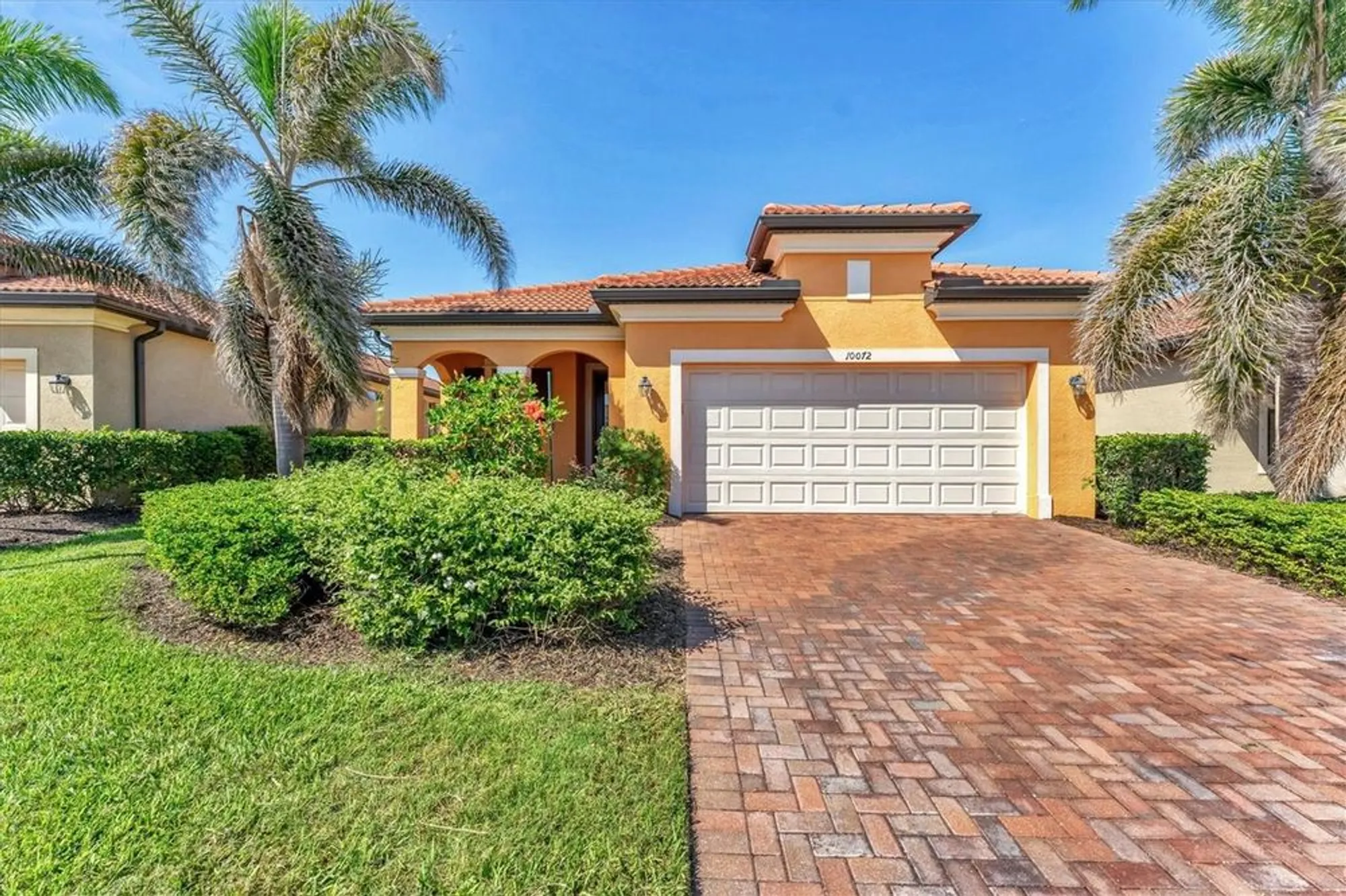 Property Slideshow image 1 of 47 | 10072 cozy grove dr, Venice, FL, 34293