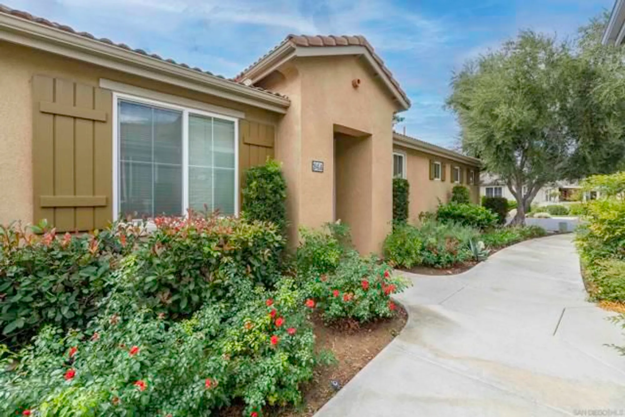 Property Slideshow image 1 of 47 | 1645 beaver crk a, Beaumont, CA, 92223