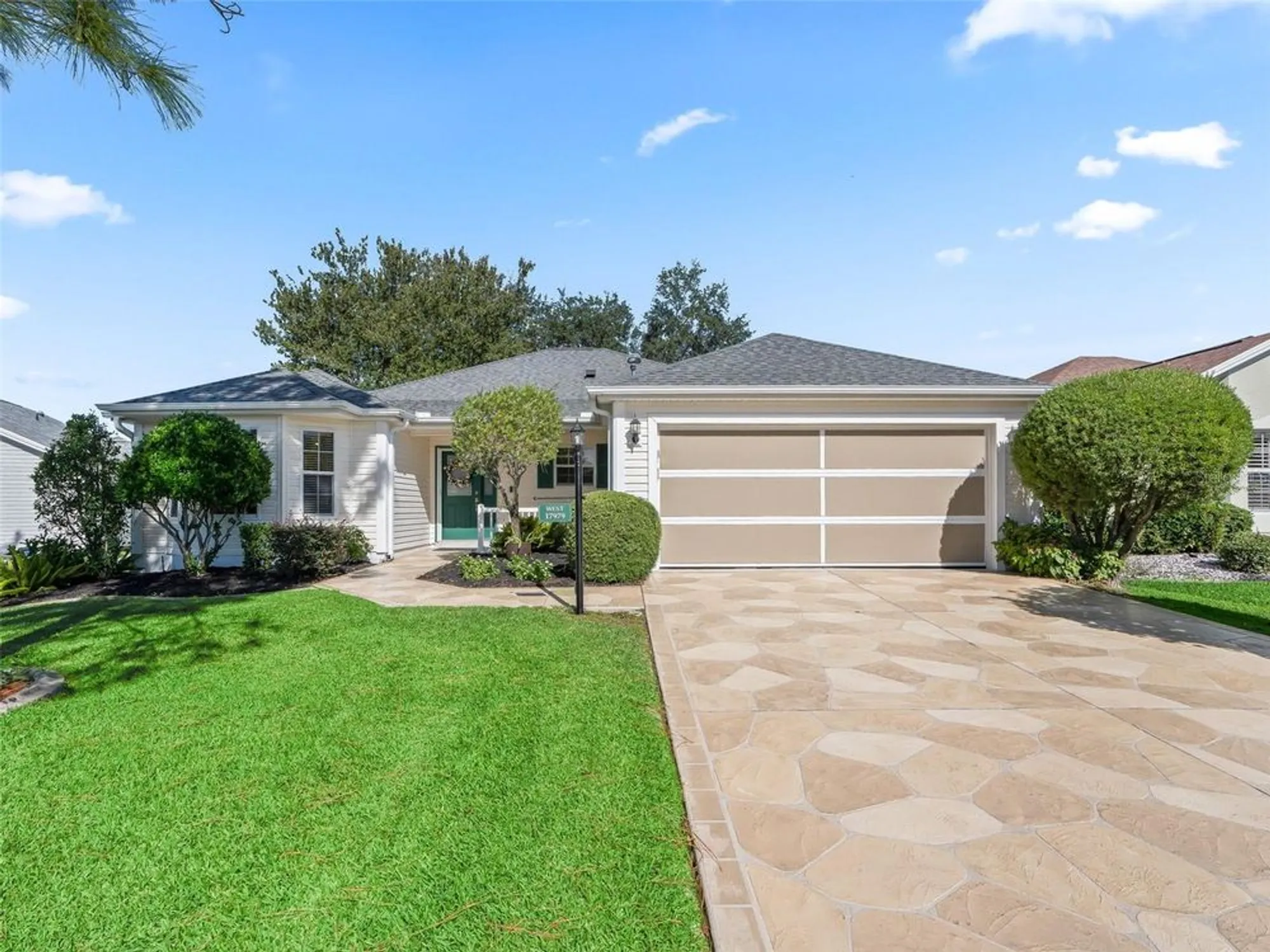 Property Slideshow image 1 of 47 | 17979 se 89th rothway ct, The Villages, FL, 32162