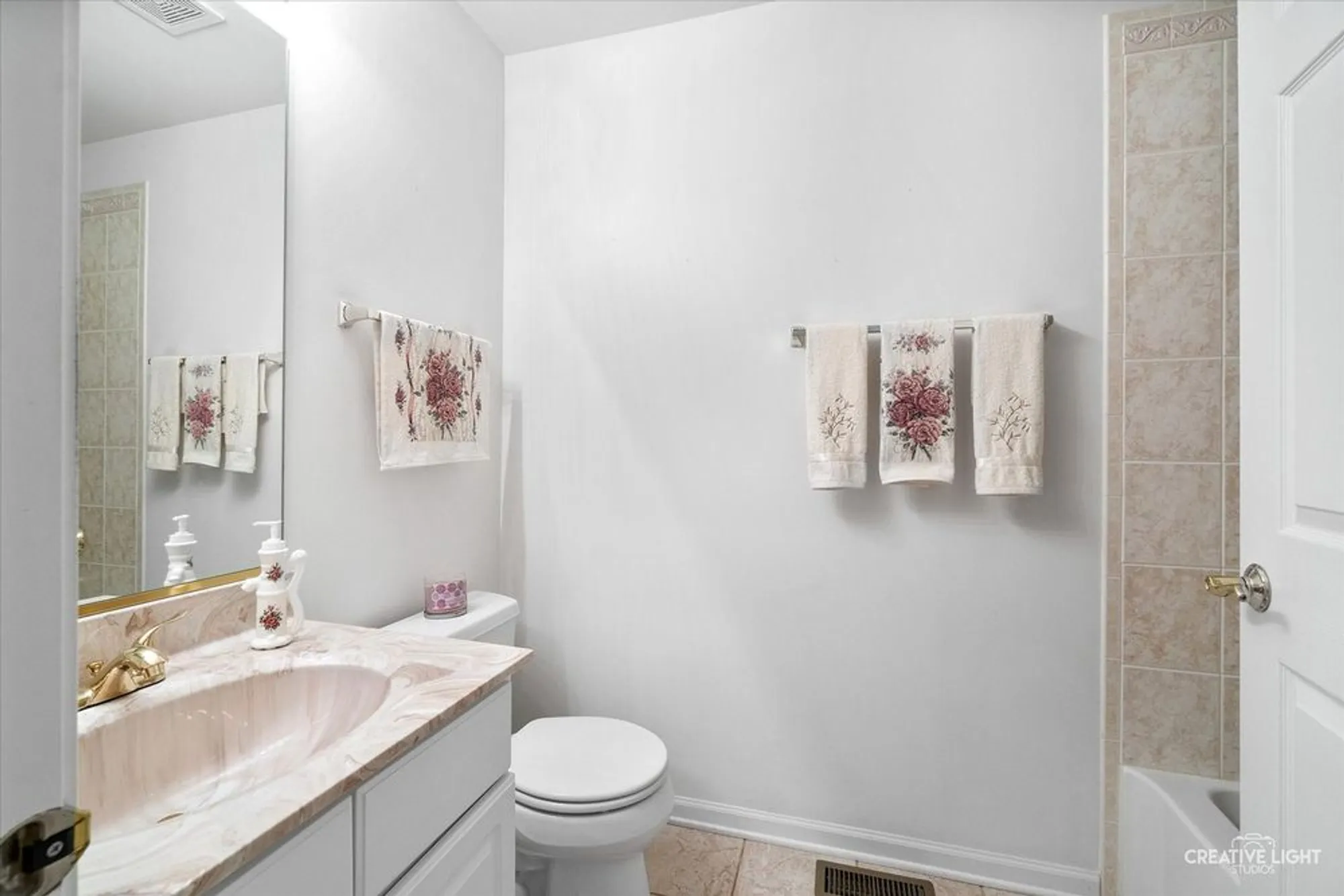 Property Slideshow image 18 of 54 | 13954 s tamarack dr, Plainfield, IL, 60544