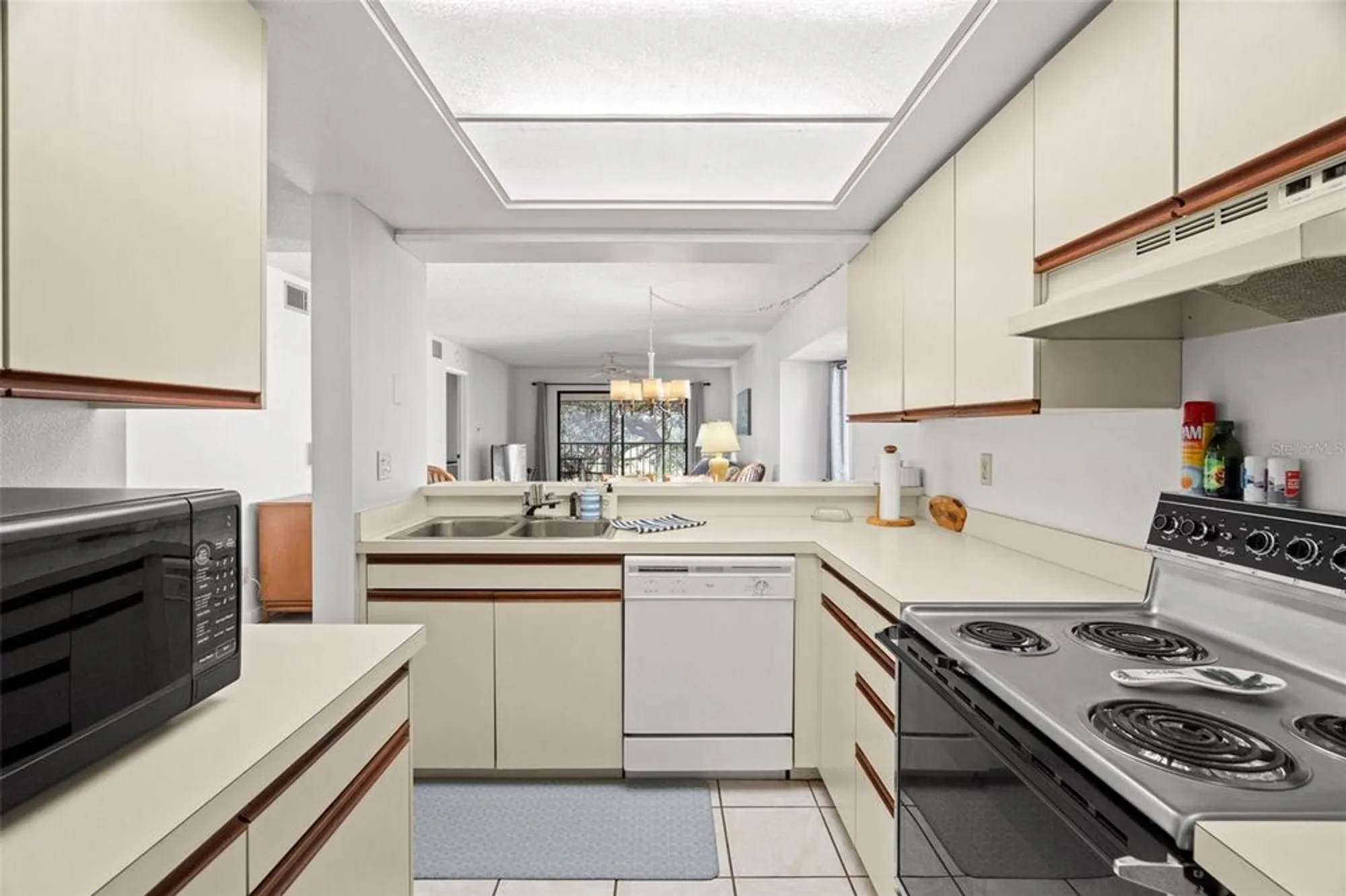 Property Slideshow image 4 of 24 | 1728 golfview dr # 1728, Tarpon Springs, FL, 34689