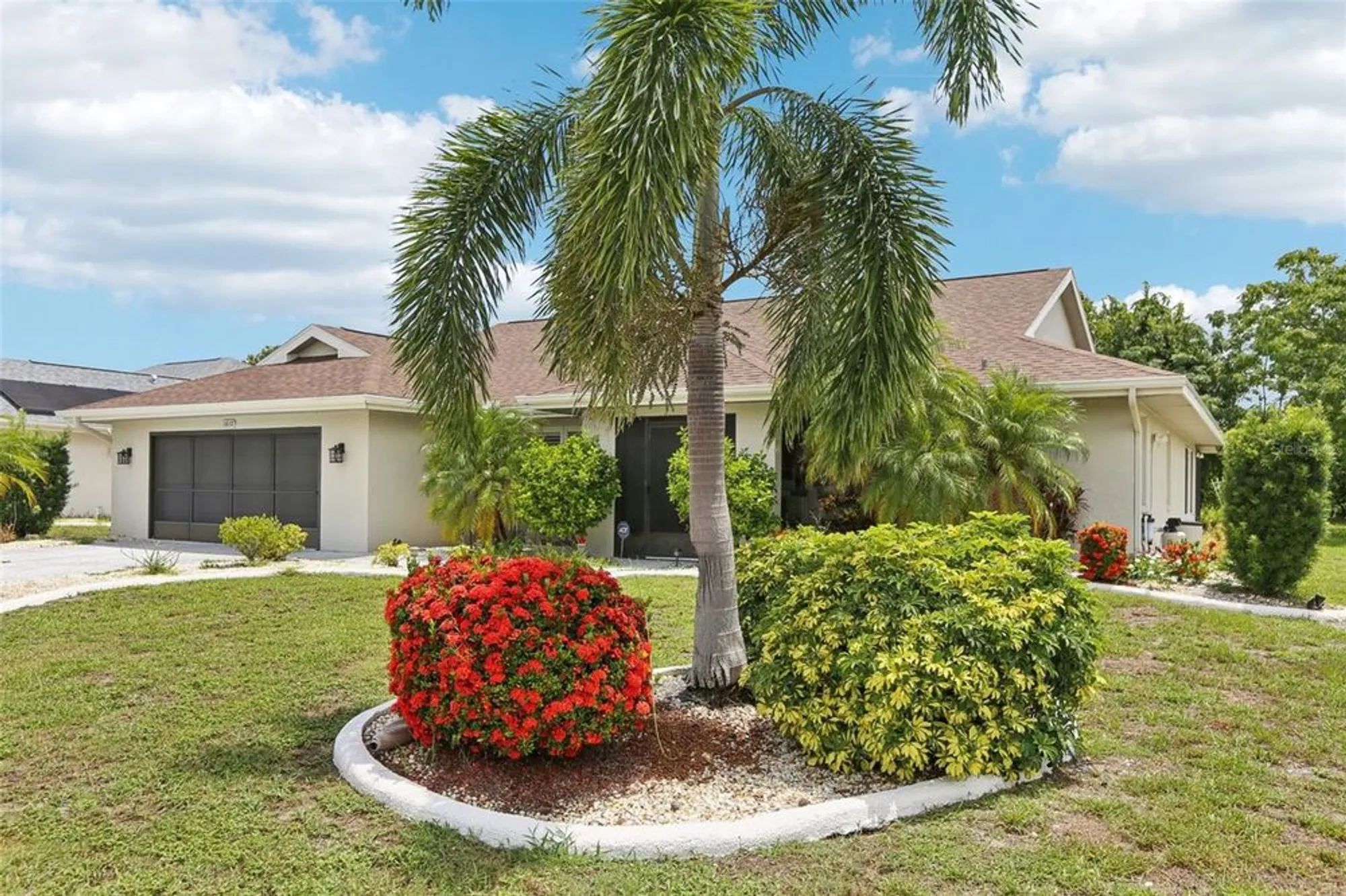 Property Slideshow image 2 of 72 | 1812 new bedford dr, Sun City Center, FL, 33573
