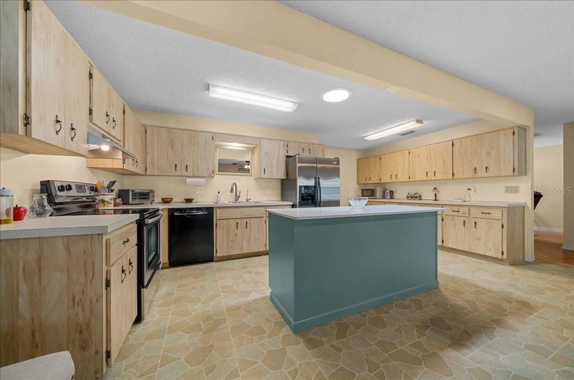 Property Slideshow image 14 of 45 | 8715 sw 97th st a, Ocala, FL, 34481