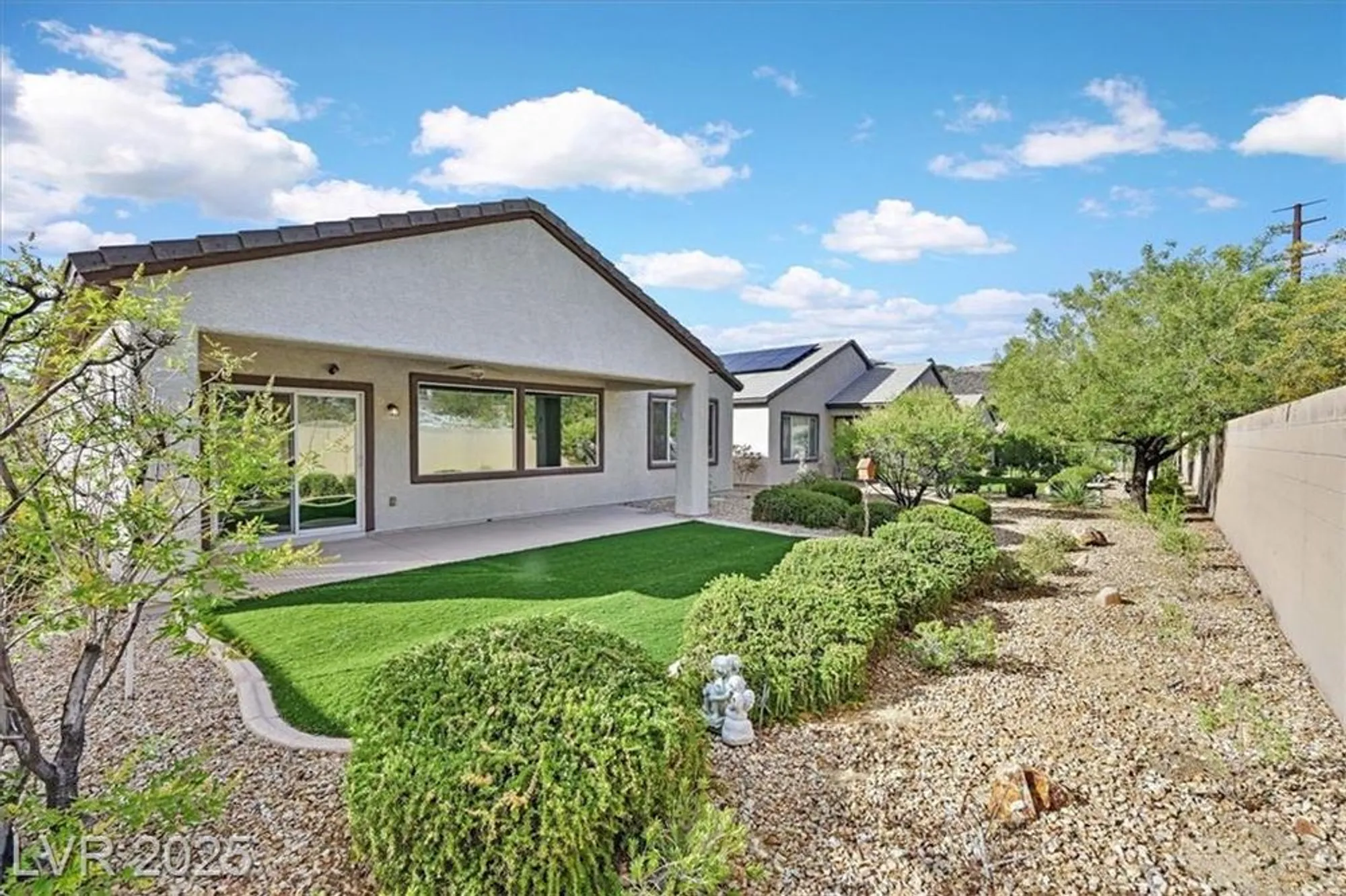 Property Slideshow image 22 of 32 | 2251 bildad dr, Henderson, NV, 89044