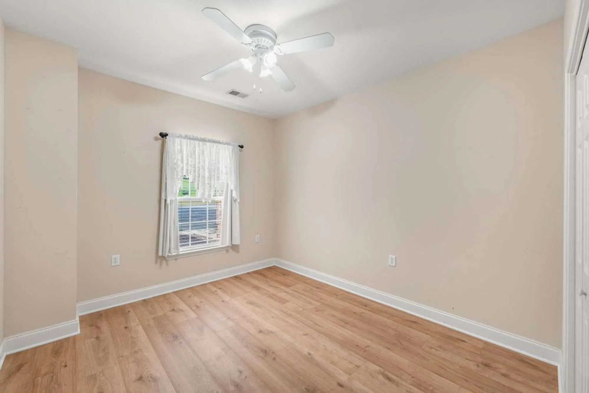 Property Slideshow image 29 of 47 | 215 wrennewood ln, Franklin, TN, 37064