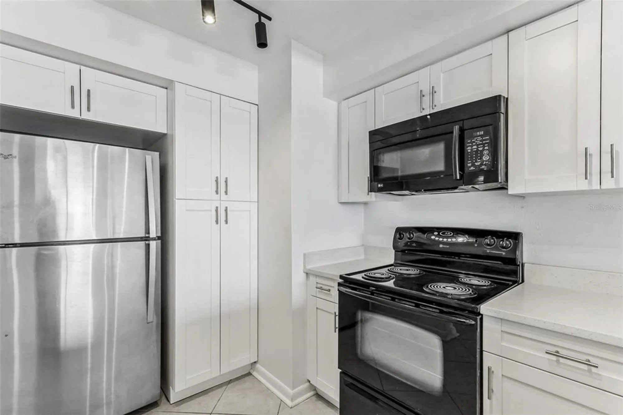 Property Slideshow image 8 of 37 | 6219 palma del mar blvd s apt 301, Saint Petersburg, FL, 33715