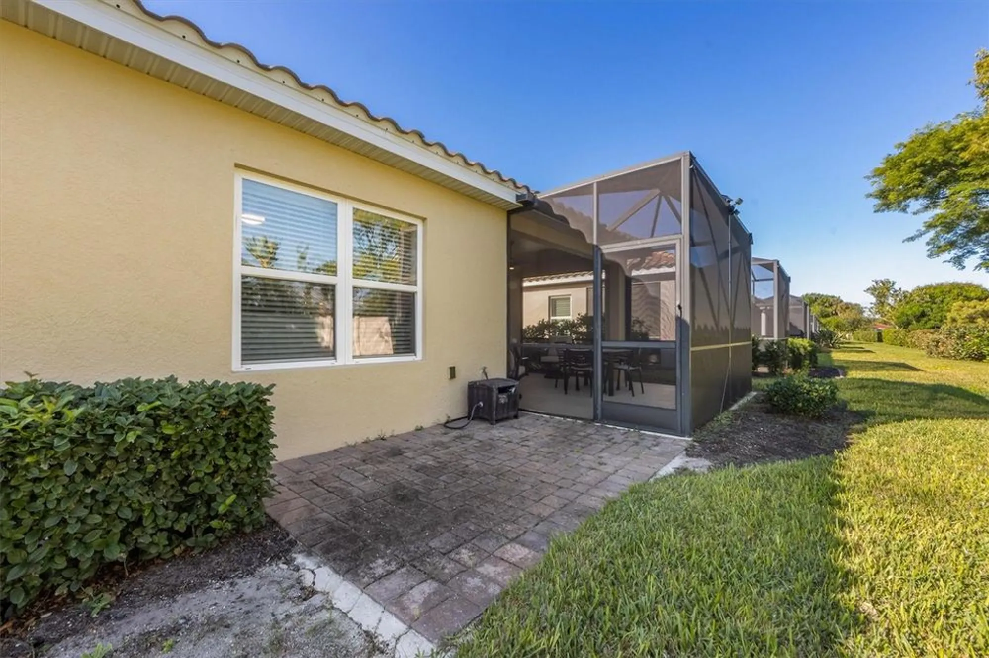 Property Slideshow image 33 of 37 | 7104 playa bella dr, Bradenton, FL, 34209