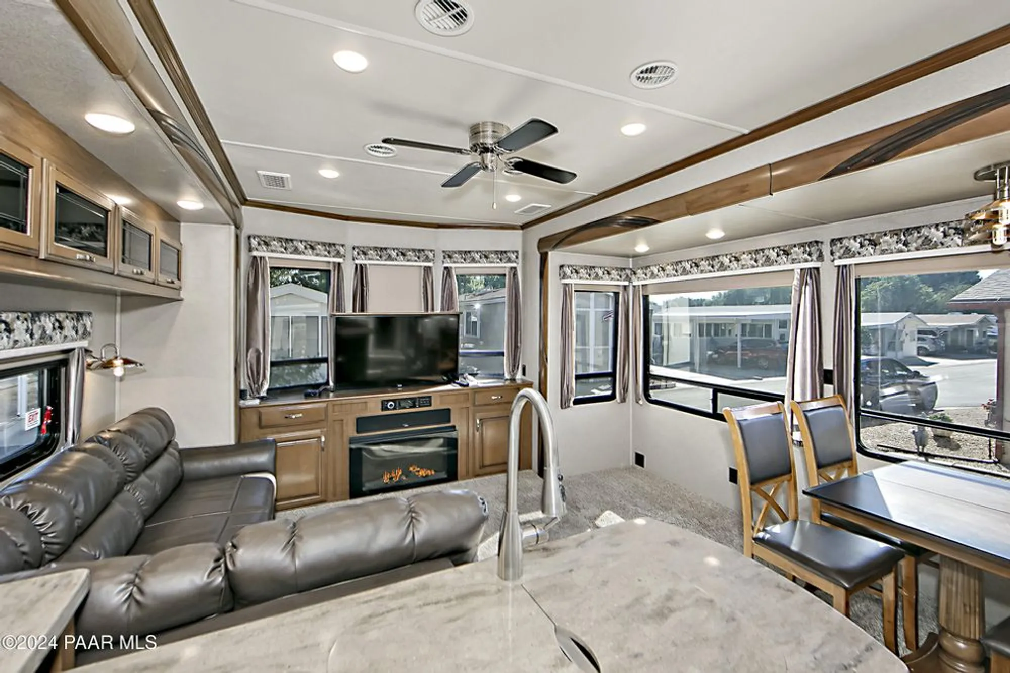 Property Slideshow image 6 of 17 | 850 n ponderosa pine dr, Prescott Valley, AZ, 86327