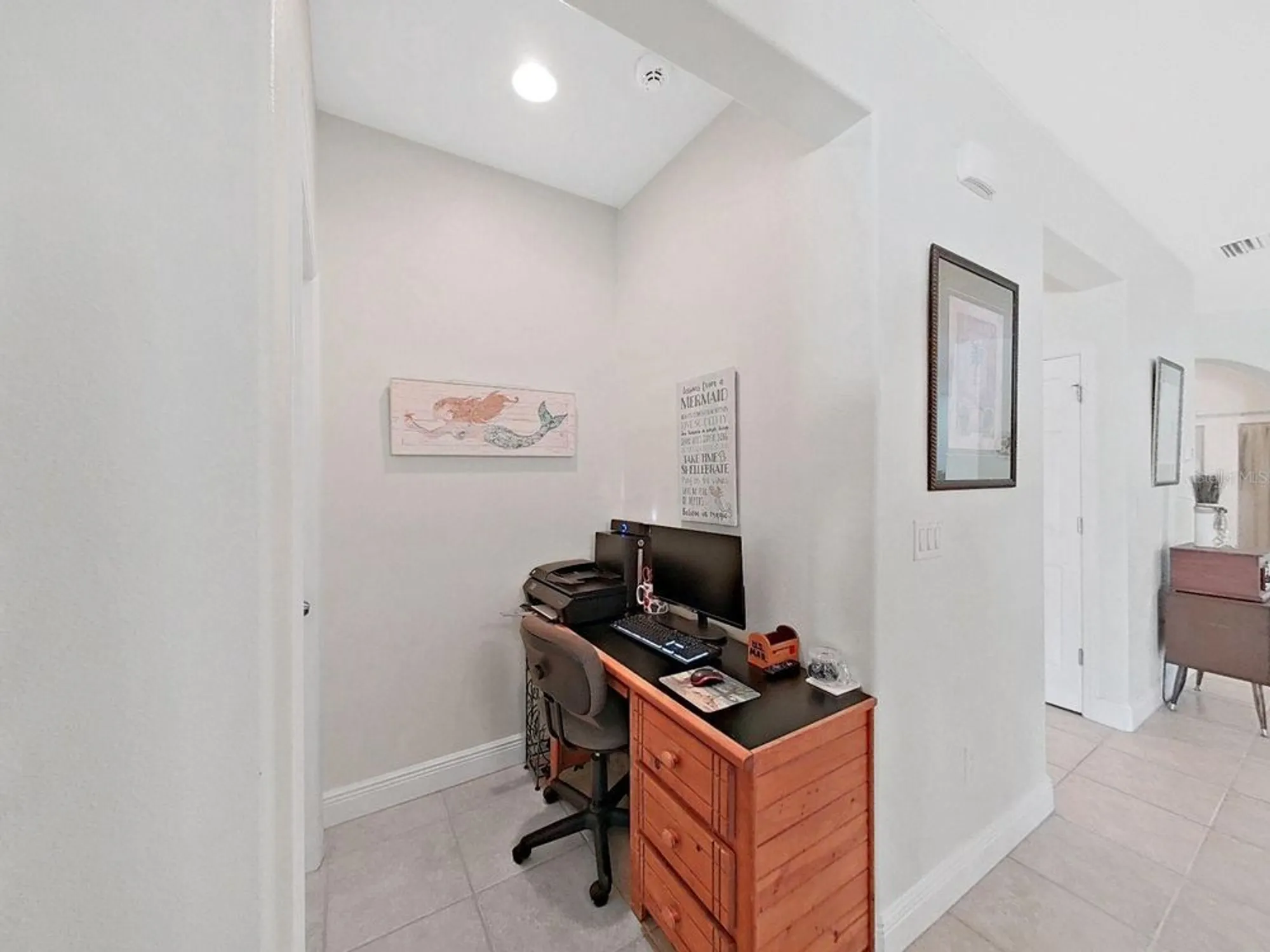 Property Slideshow image 30 of 100 | 303 bluewater falls ct, Apollo Beach, FL, 33572