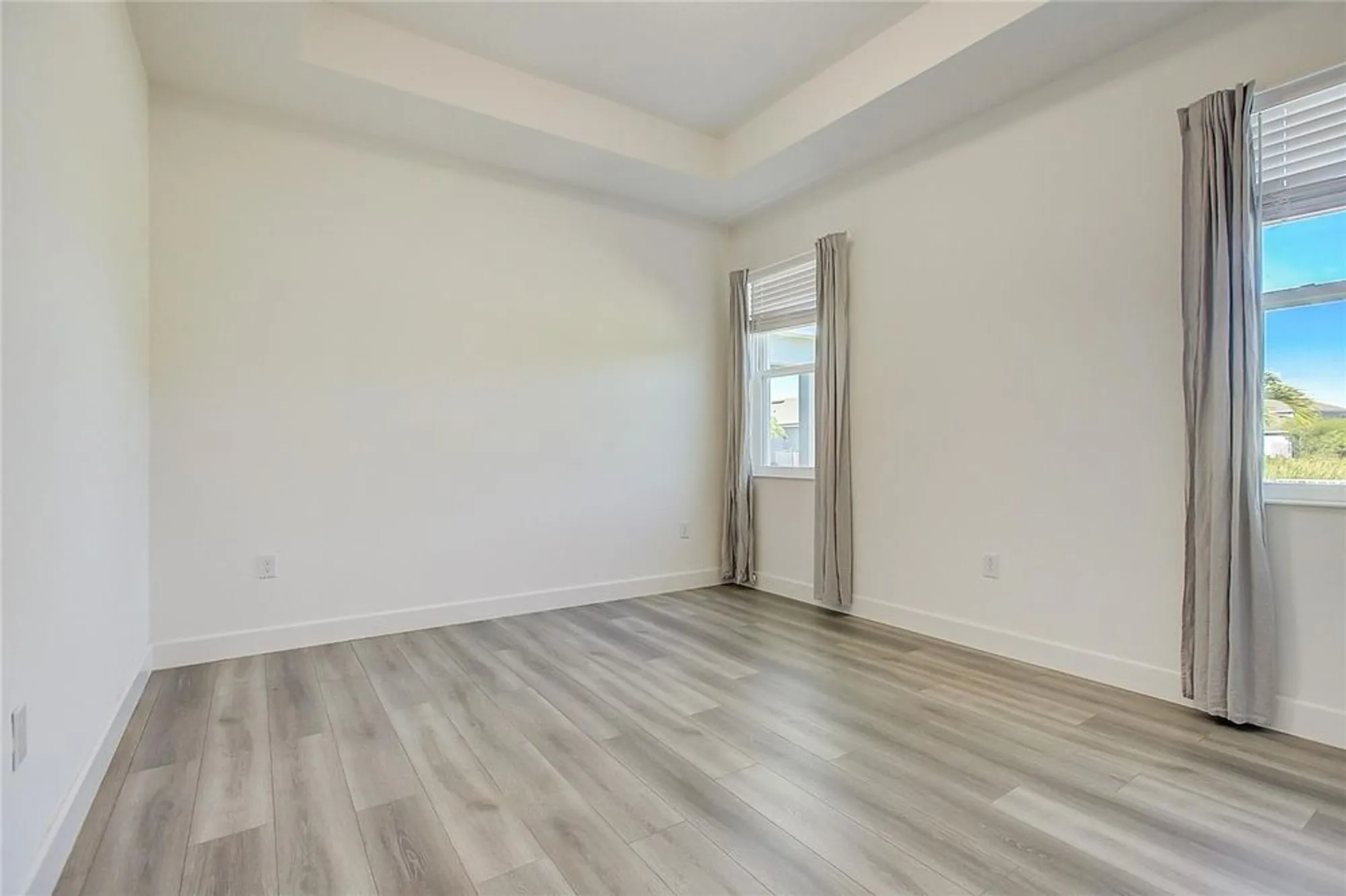 Property Slideshow image 28 of 91 | 411 sandsend ct, Apollo Beach, FL, 33572