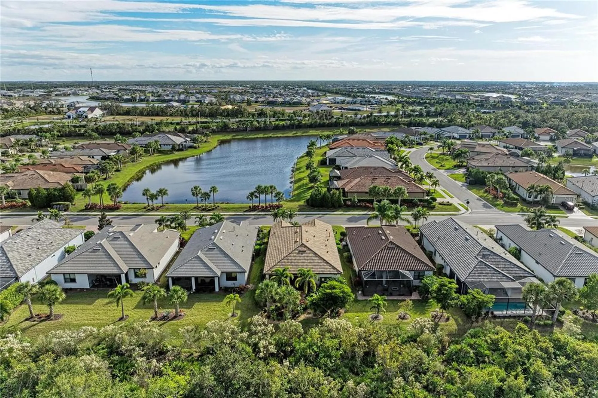Property Slideshow image 7 of 85 | 17631 colebrook cir, Lakewood Ranch, FL, 34202