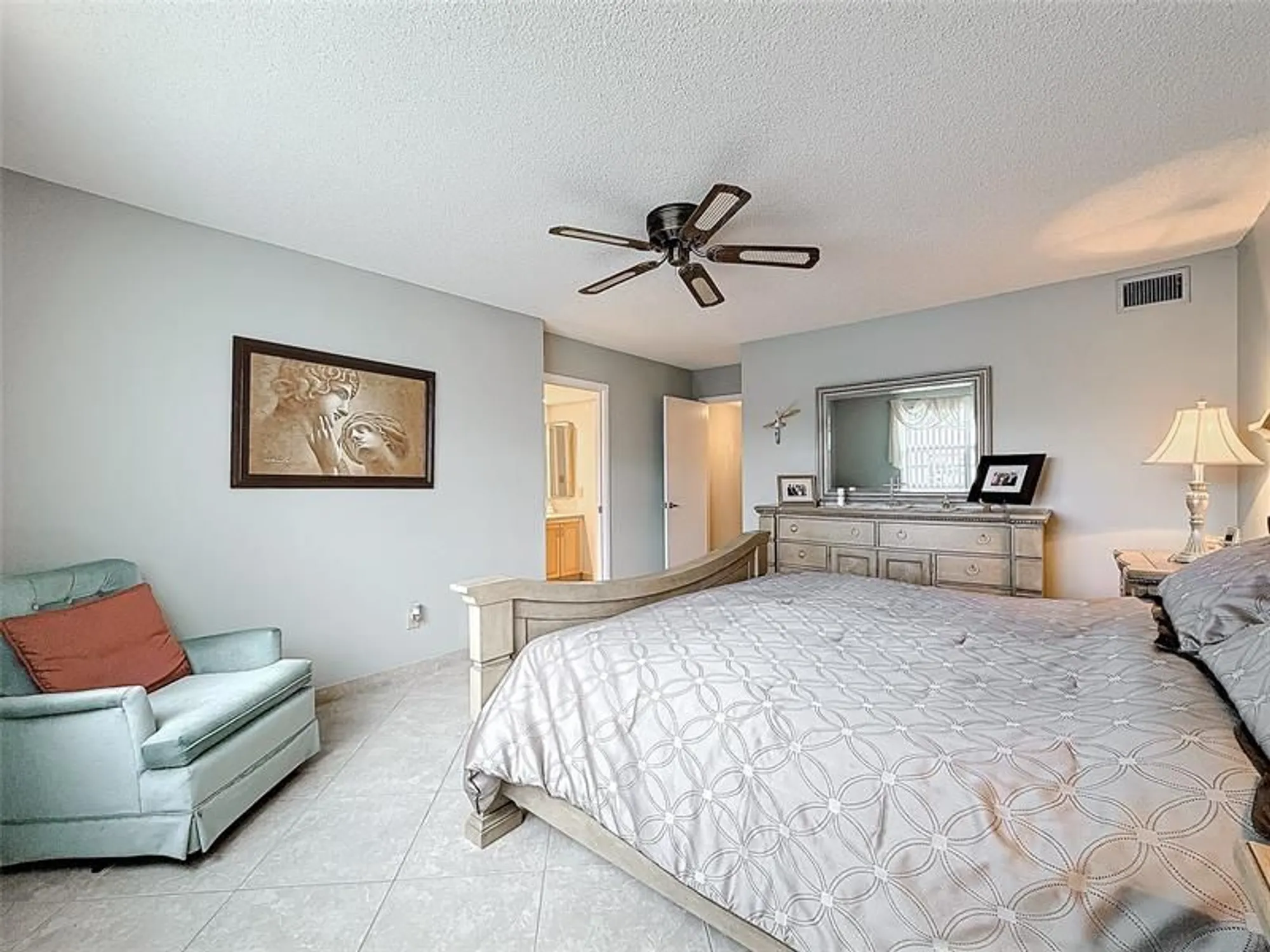 Property Slideshow image 35 of 62 | 4930 e sabal palm blvd 301, Tamarac, FL, 33319