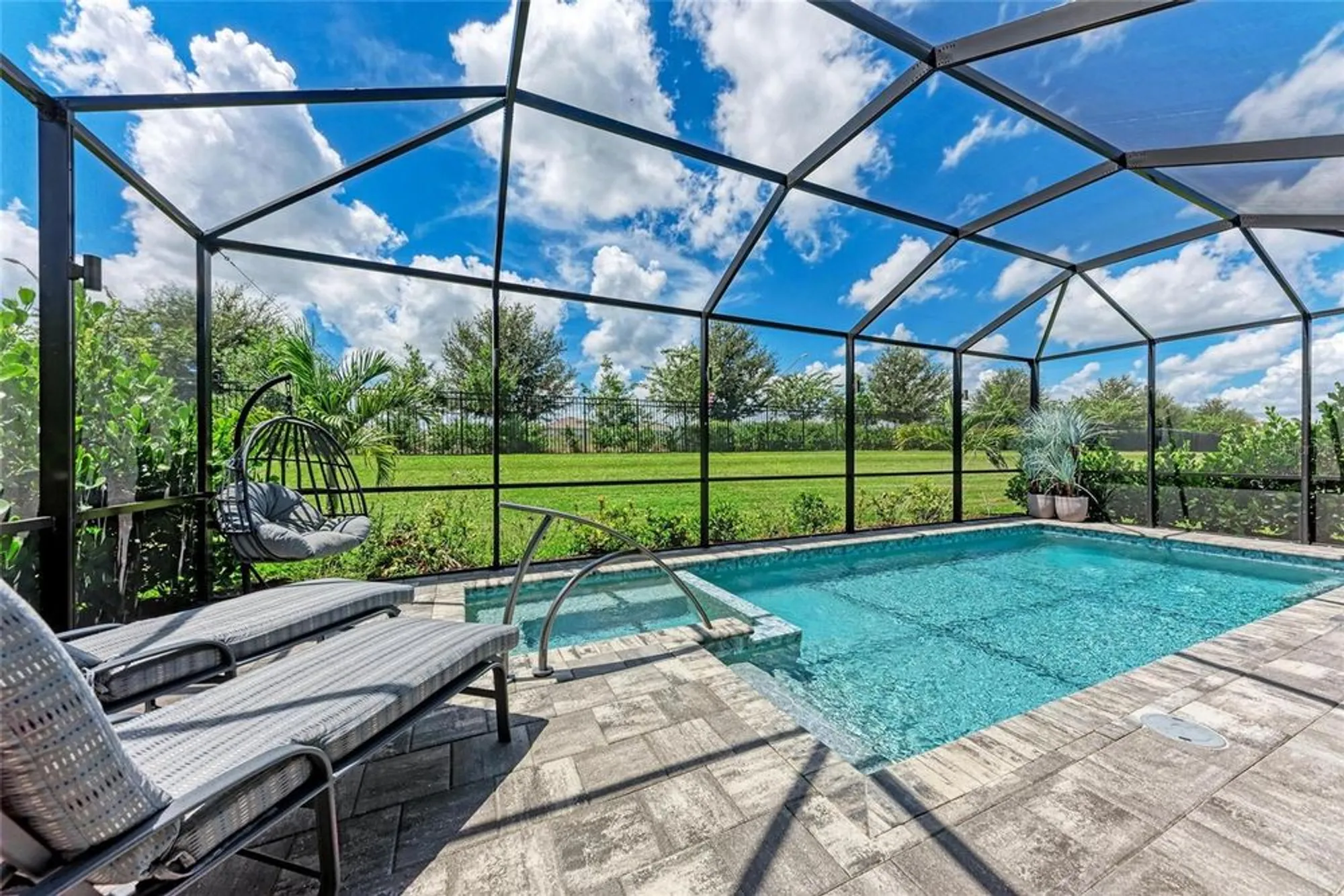 Property Slideshow image 46 of 83 | 17814 cresswind ter, Bradenton, FL, 34211