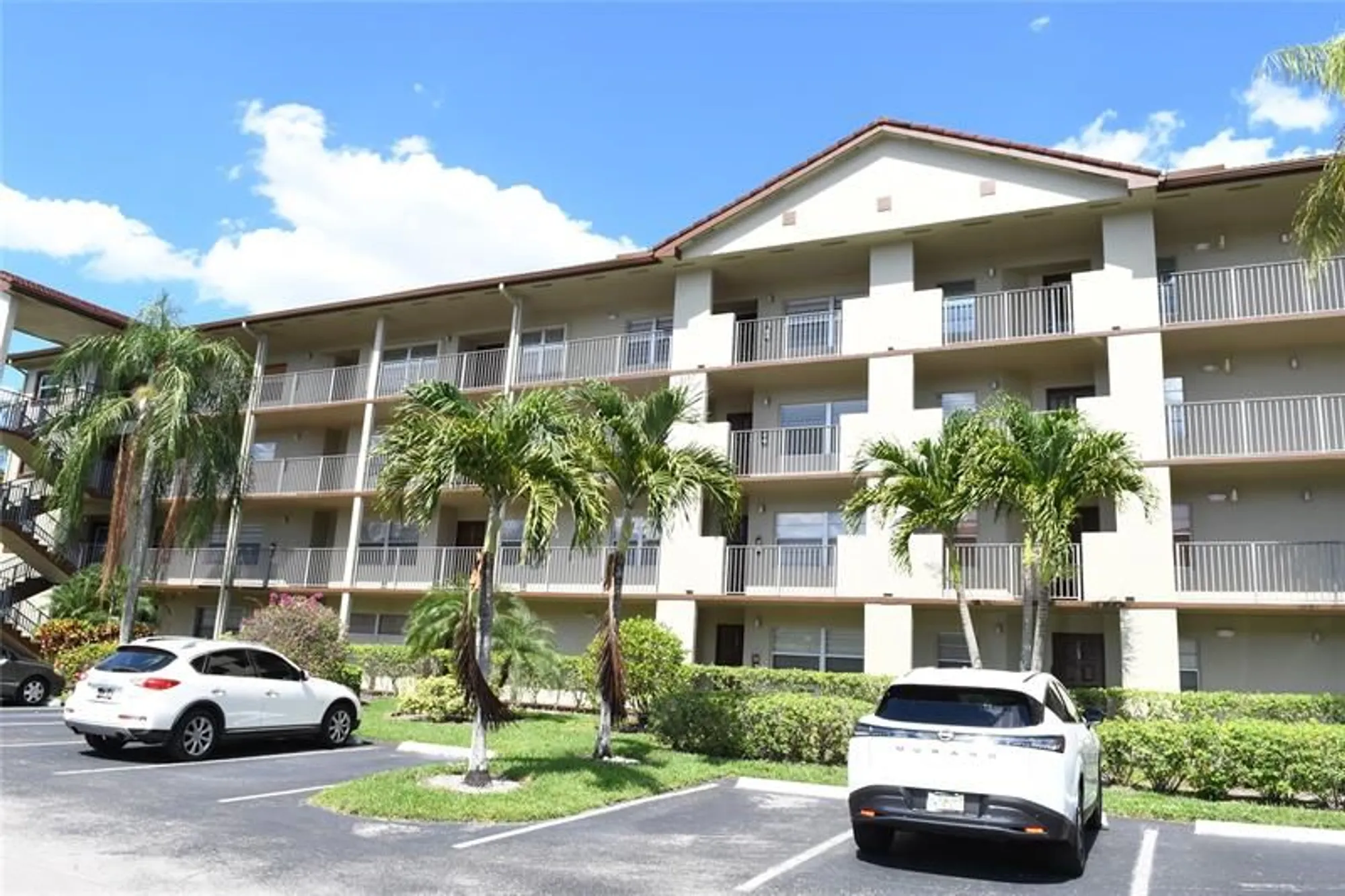 Property Slideshow image 3 of 26 | 1501 sw 131st way apt 304, Pembroke Pines, FL, 33027