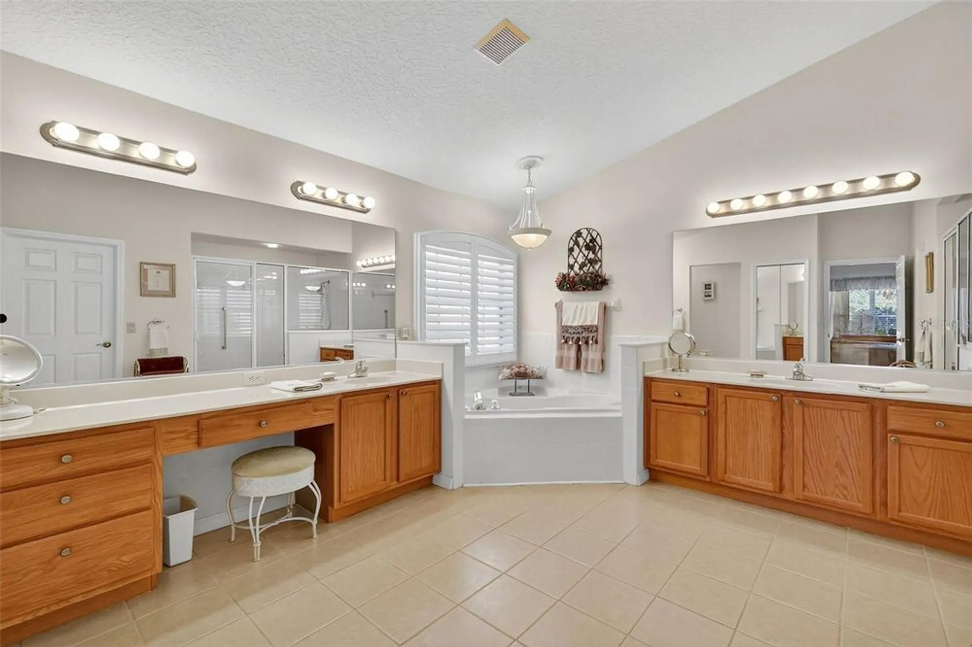 Property Slideshow image 30 of 90 | 24547 bocage way, Leesburg, FL, 34748