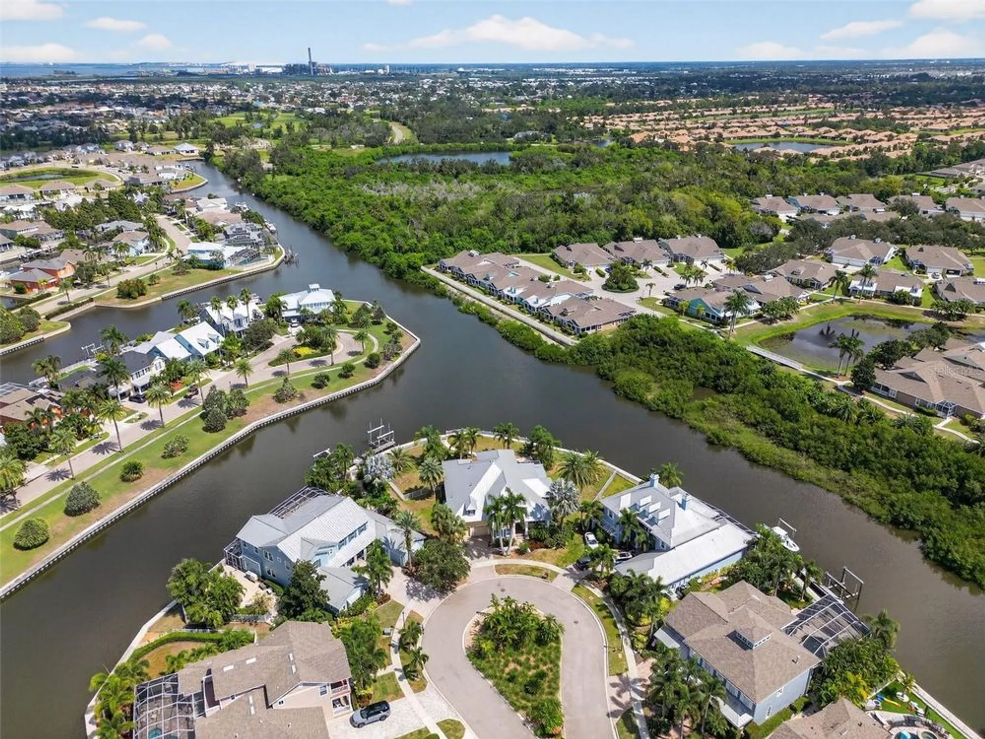 Property Slideshow image 34 of 56 | 5617 seagrass pl, Apollo Beach, FL, 33572