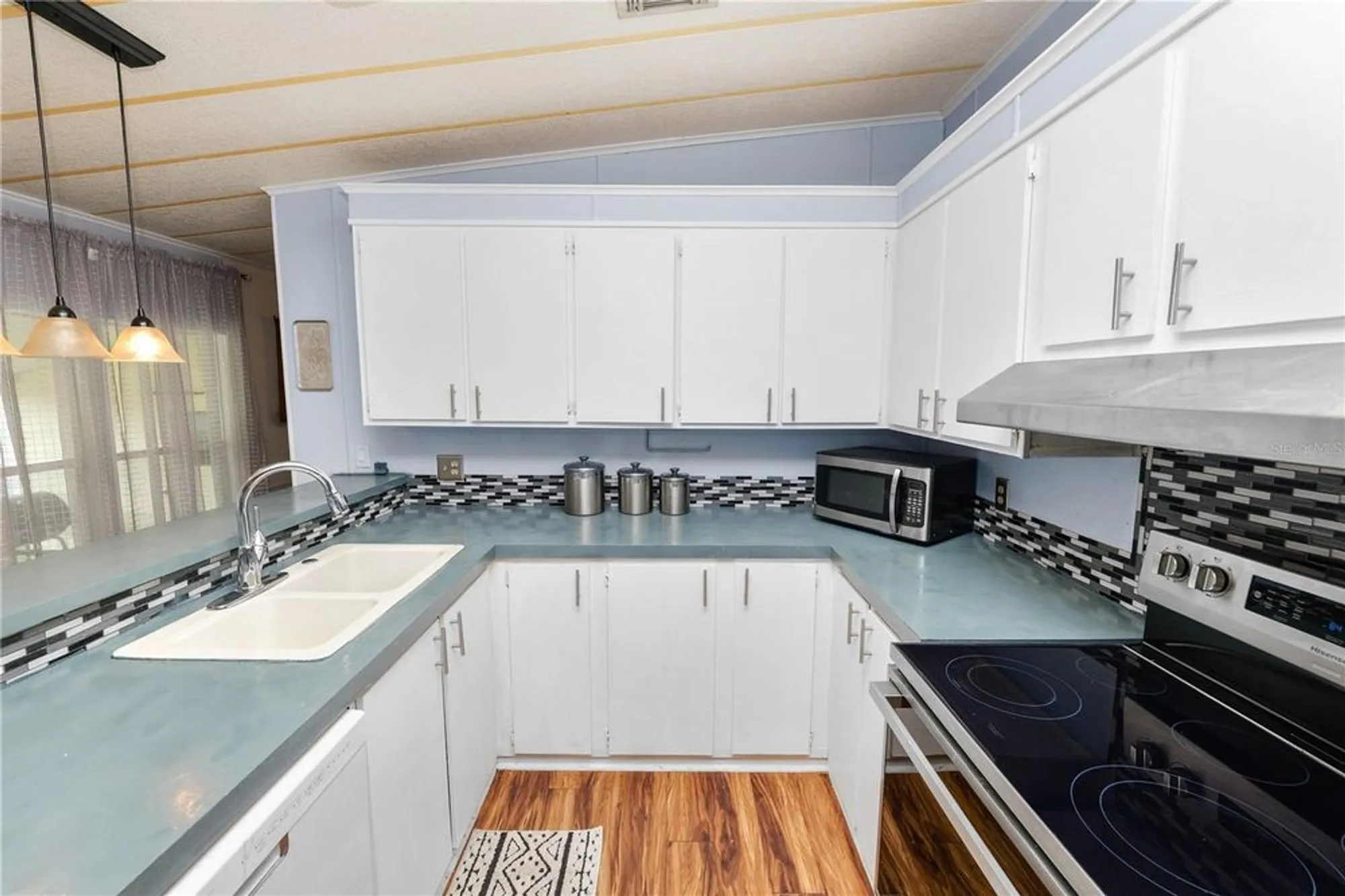 Property Slideshow image 14 of 29 | 5026 foxwood blvd, Lakeland, FL, 33810