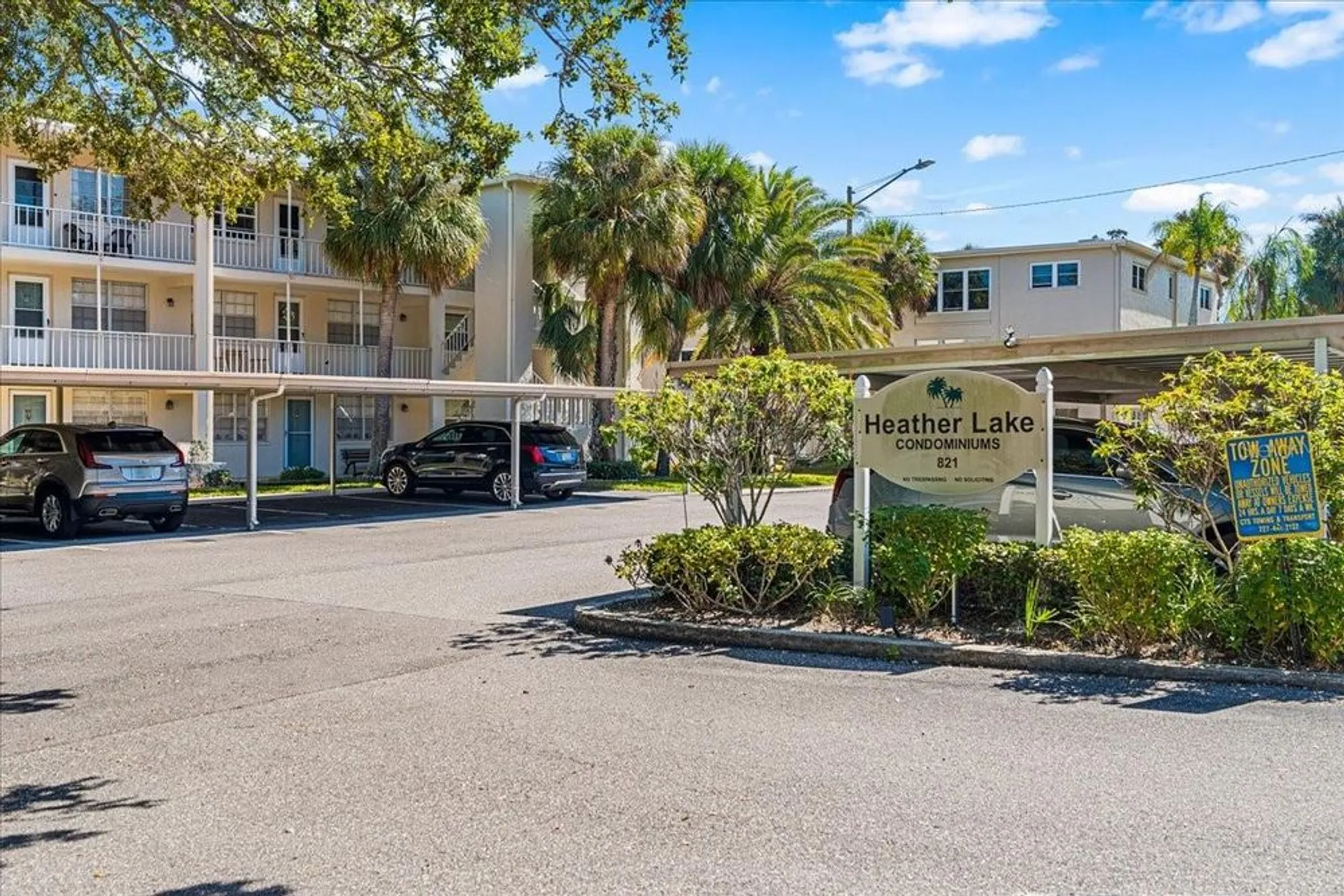 Property Slideshow image 1 of 37 | 821 patricia ave 202, Dunedin, FL, 34698