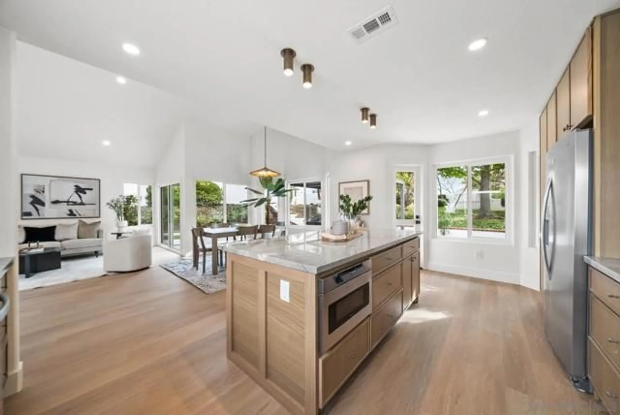 Property Slideshow image 5 of 30 | 4737 galicia way, Oceanside, CA, 92056