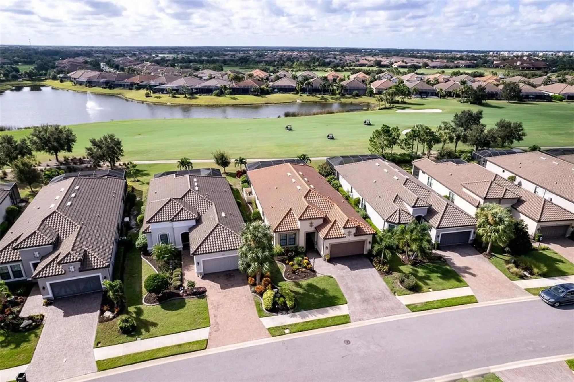 Property Slideshow image 10 of 77 | 13118 sorrento way, Bradenton, FL, 34211
