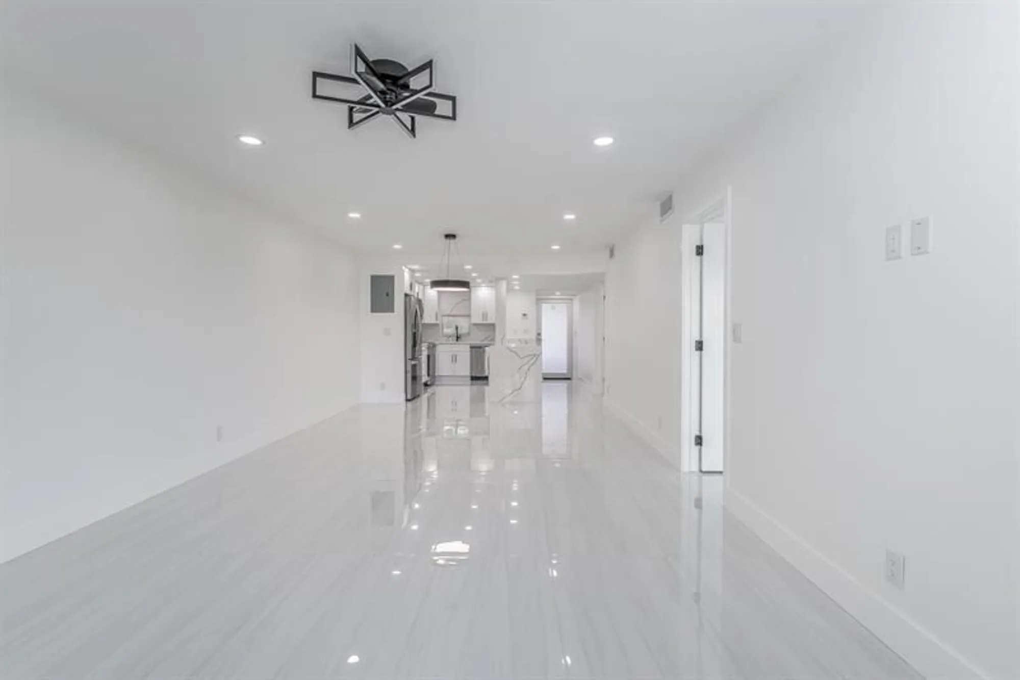 Property Slideshow image 2 of 61 | 9811 n hollybrook lake dr 308, Pembroke Pines, FL, 33025