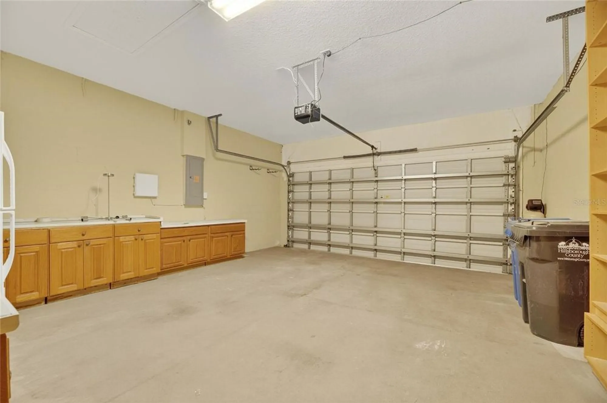 Property Slideshow image 29 of 36 | 329 seneca falls dr, Apollo Beach, FL, 33572