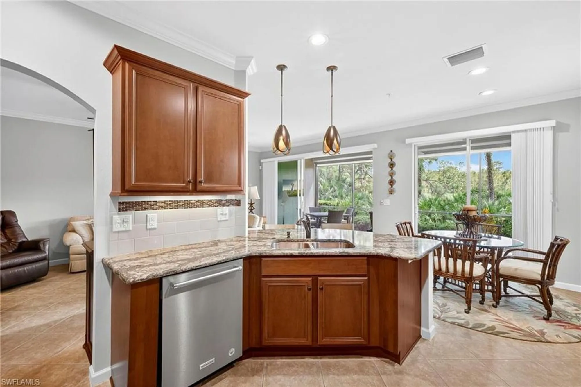 Property Slideshow image 14 of 50 | 10351 glastonbury cir 102, Fort Myers, FL, 33913