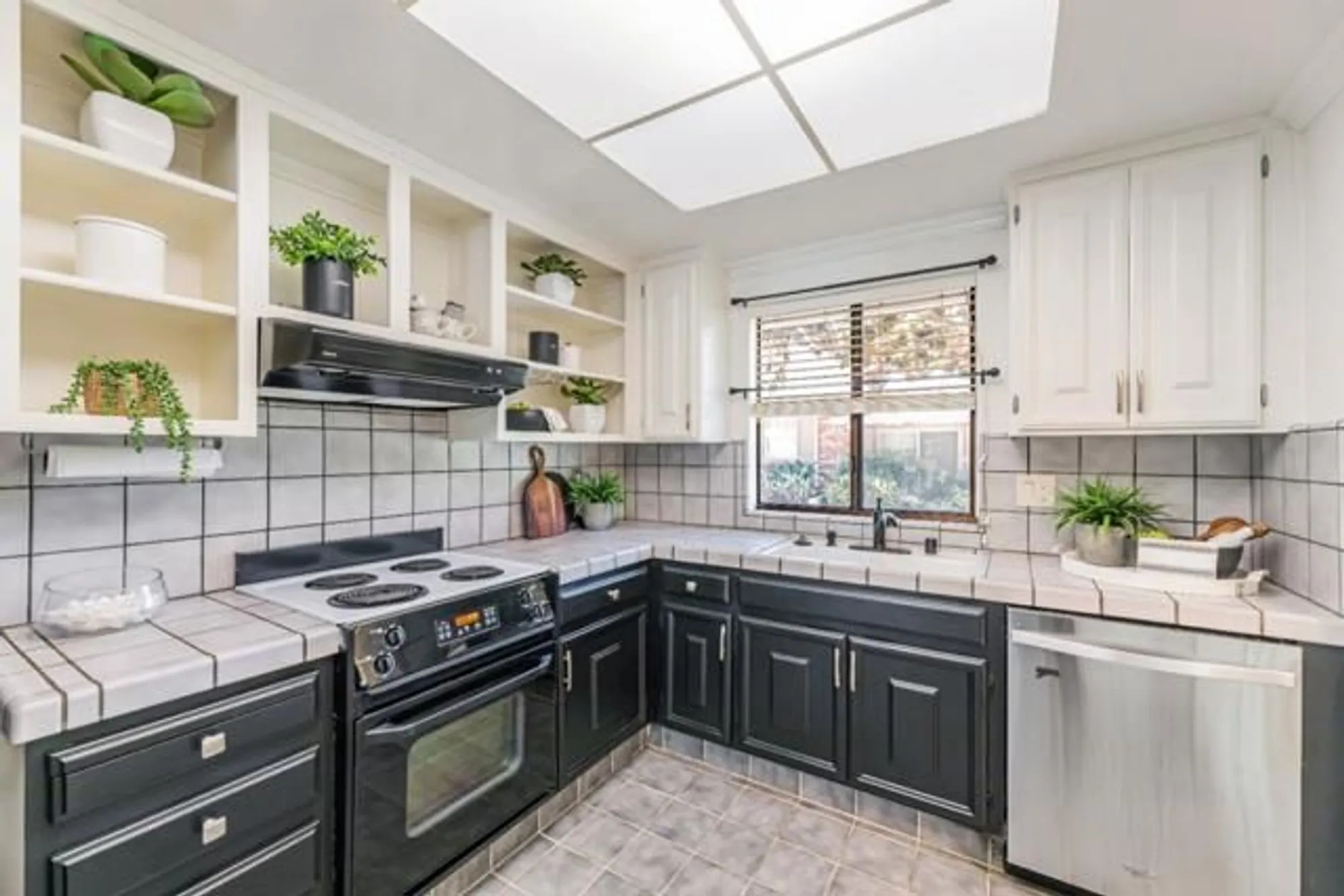 Property Slideshow image 10 of 29 | 5264 cribari hts, San Jose, CA, 95135