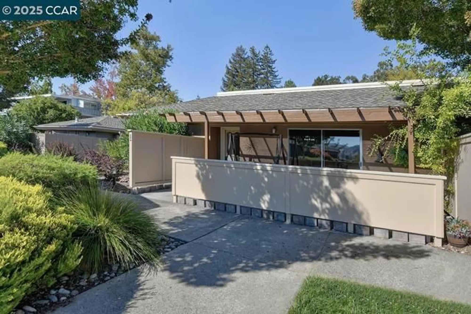 Property Slideshow image 4 of 48 | 2148 golden rain rd apt 1, Walnut Creek, CA, 94595