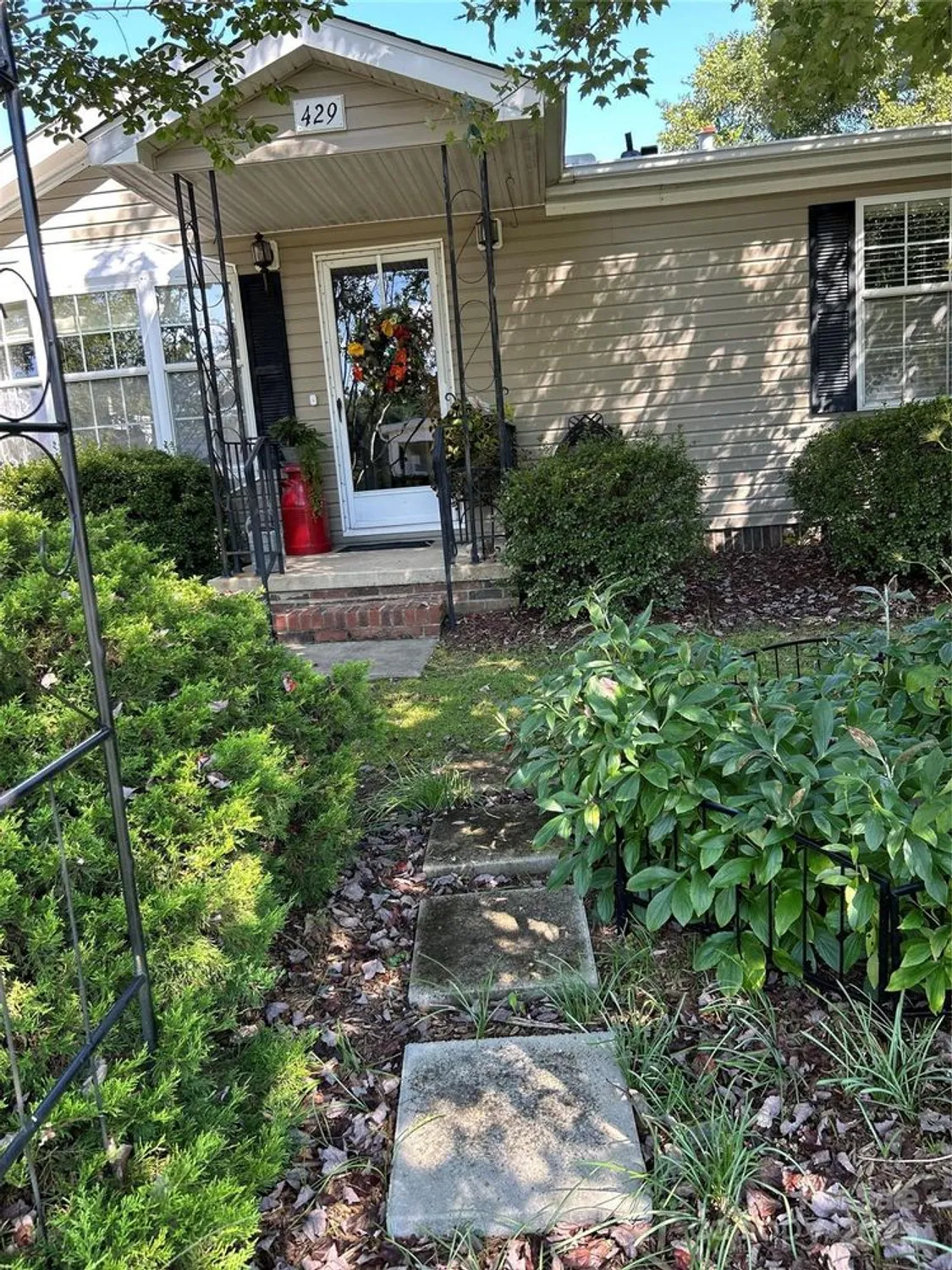 Property Slideshow image 2 of 43 | 429 riverwind dr, Hendersonville, NC, 28739