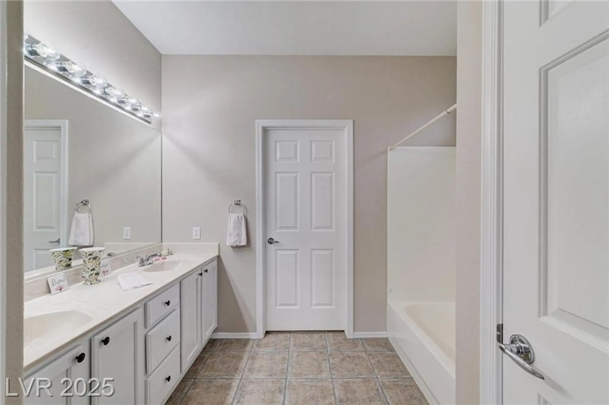 Property Slideshow image 14 of 93 | 2160 tiger links dr, Henderson, NV, 89012