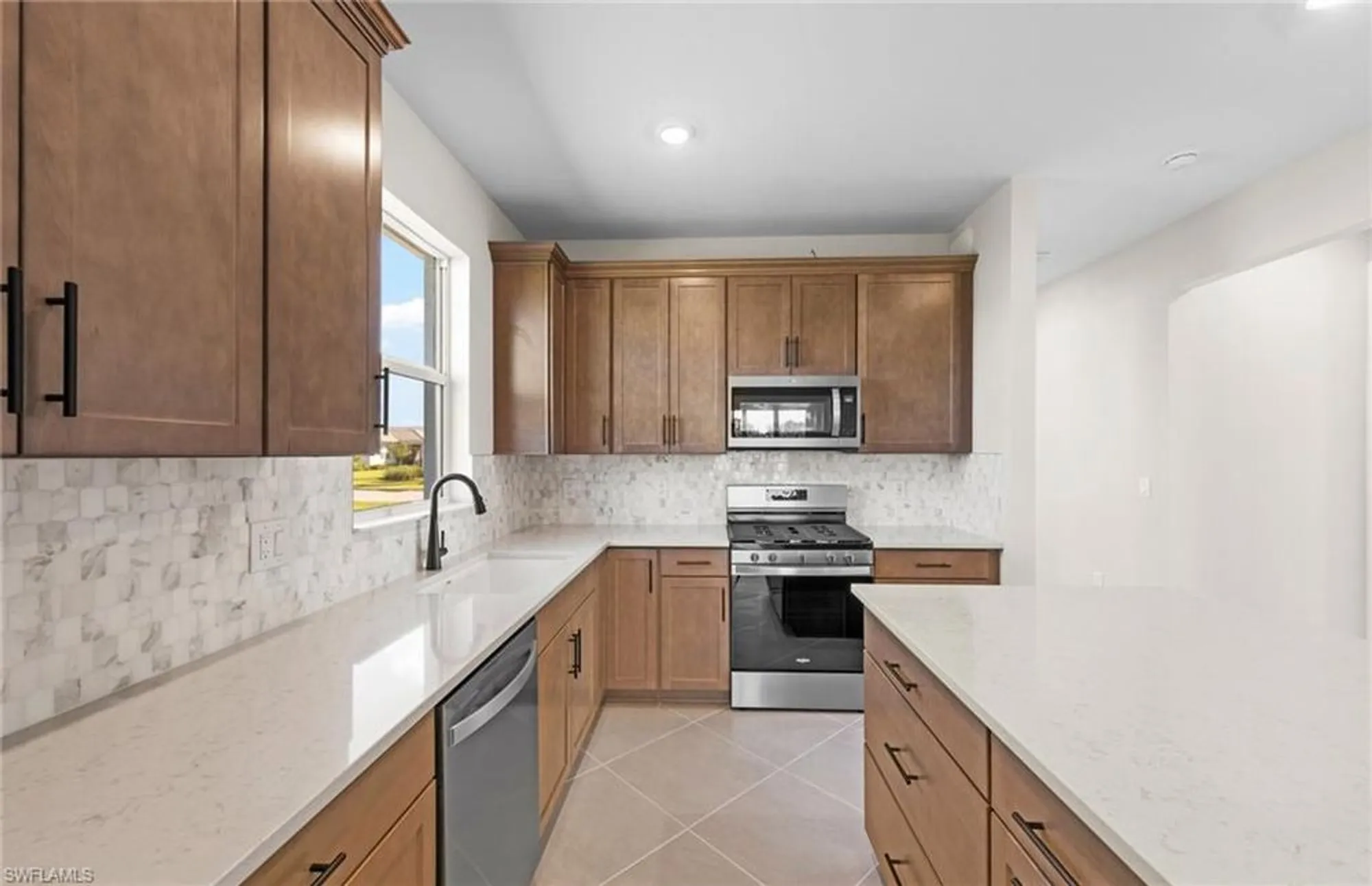 Property Slideshow image 10 of 47 | 7152 chapel creek ln, North Fort Myers, FL, 33917