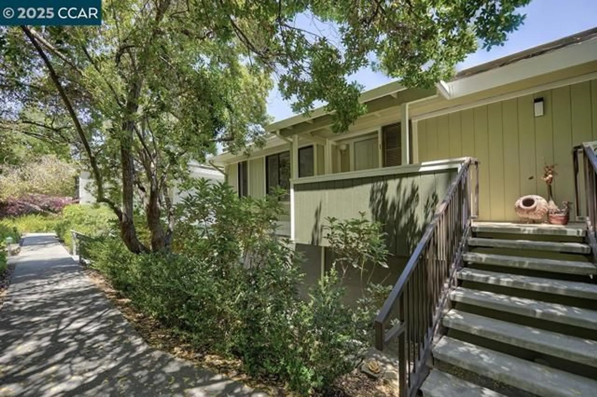 Property Slideshow image 3 of 34 | 1333 singingwood ct apt 1, Walnut Creek, CA, 94595