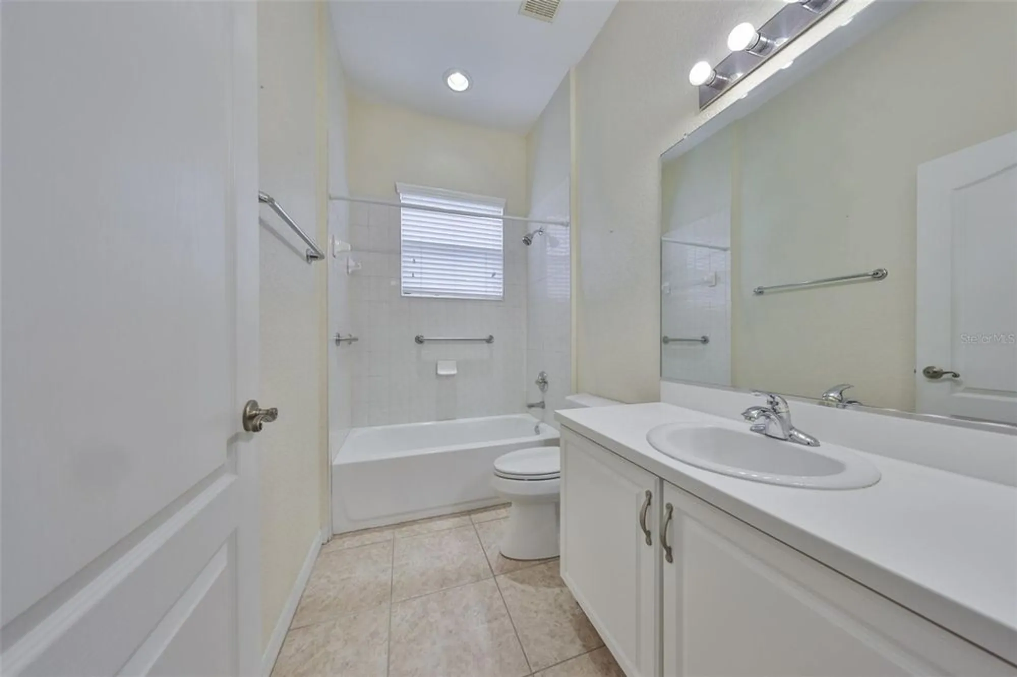 Property Slideshow image 21 of 41 | 1043 regal manor way, Sun City Center, FL, 33573