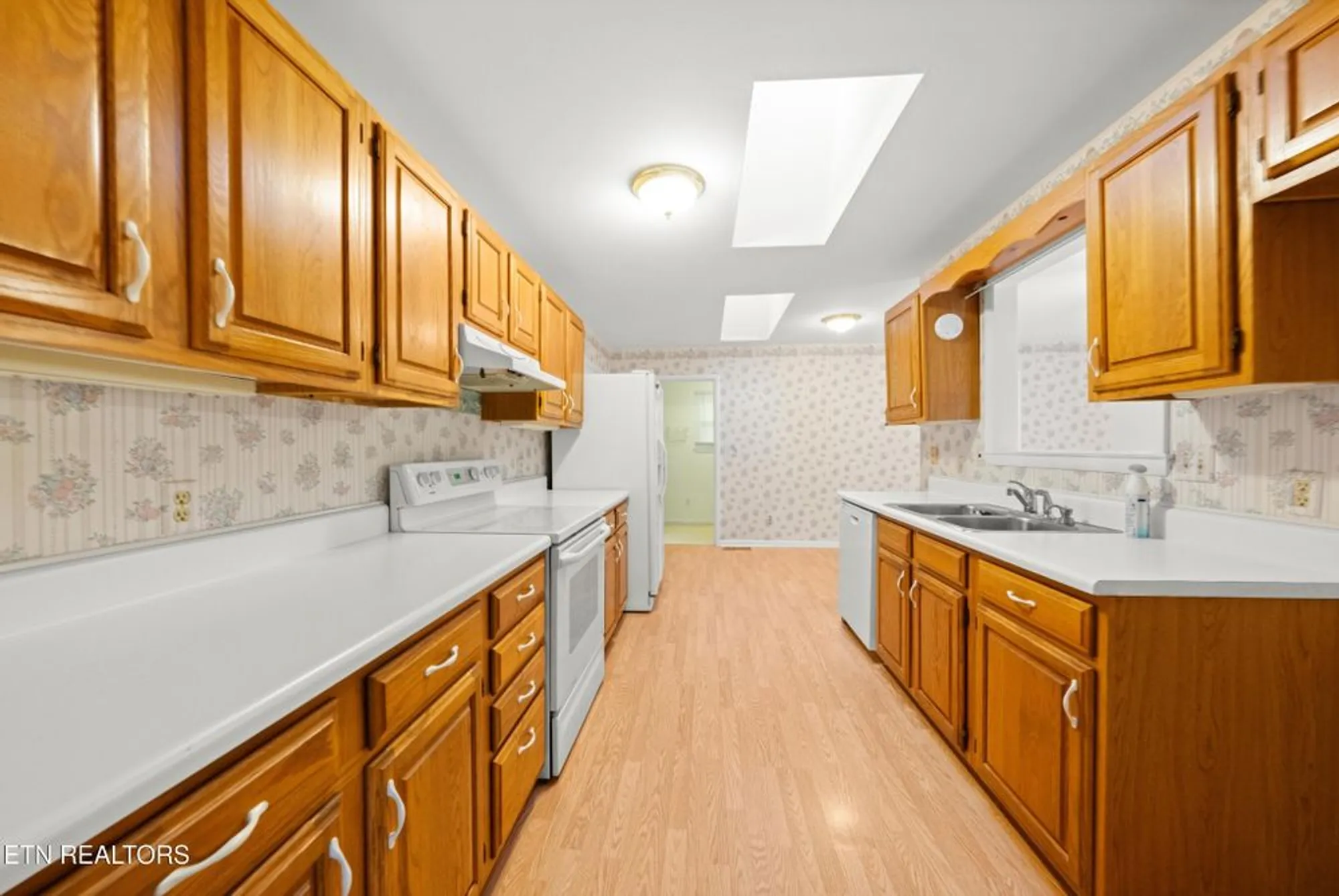 Property Slideshow image 6 of 29 | 238 lakeview dr, Crossville, TN, 38558