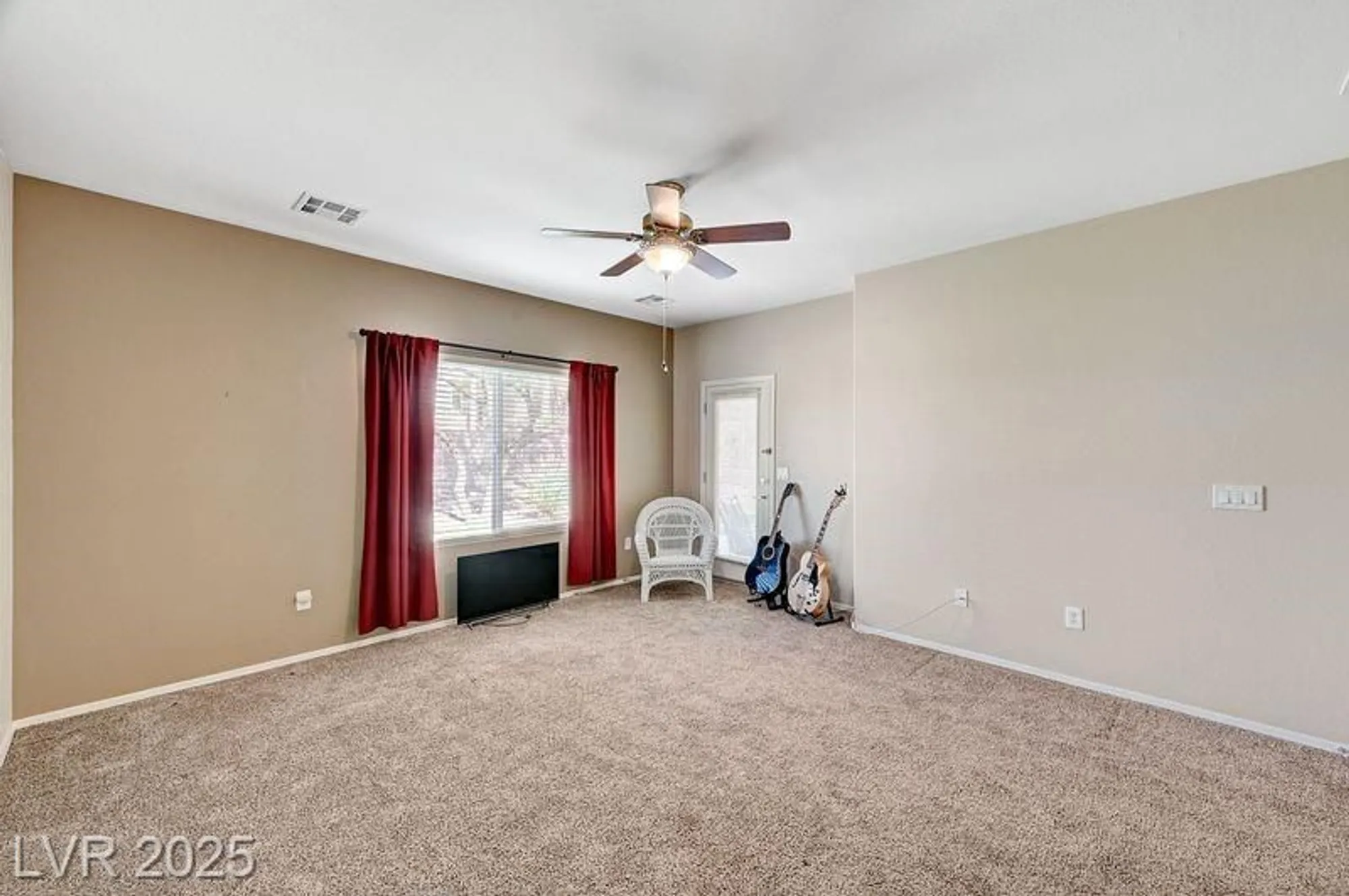 Property Slideshow image 19 of 31 | 2158 alyssa jade dr, Henderson, NV, 89052
