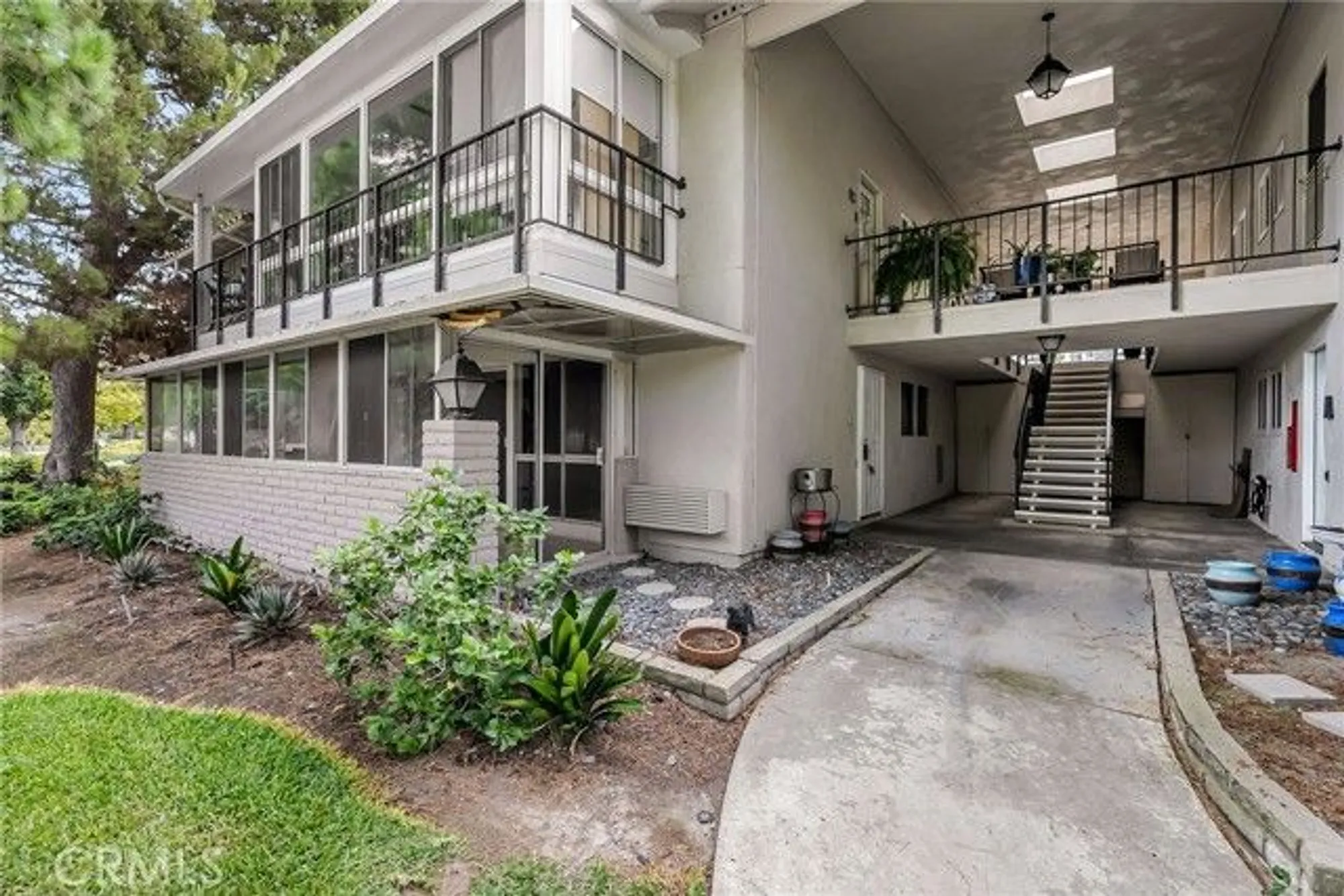 Property Slideshow image 3 of 25 | 2277 via mariposa b, Laguna Woods, CA, 92637