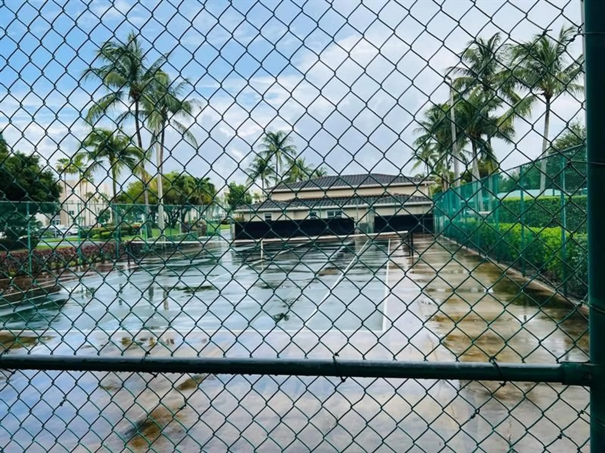 Property Slideshow image 12 of 14 | 9511 weldon cir g 306, Tamarac, FL, 33321