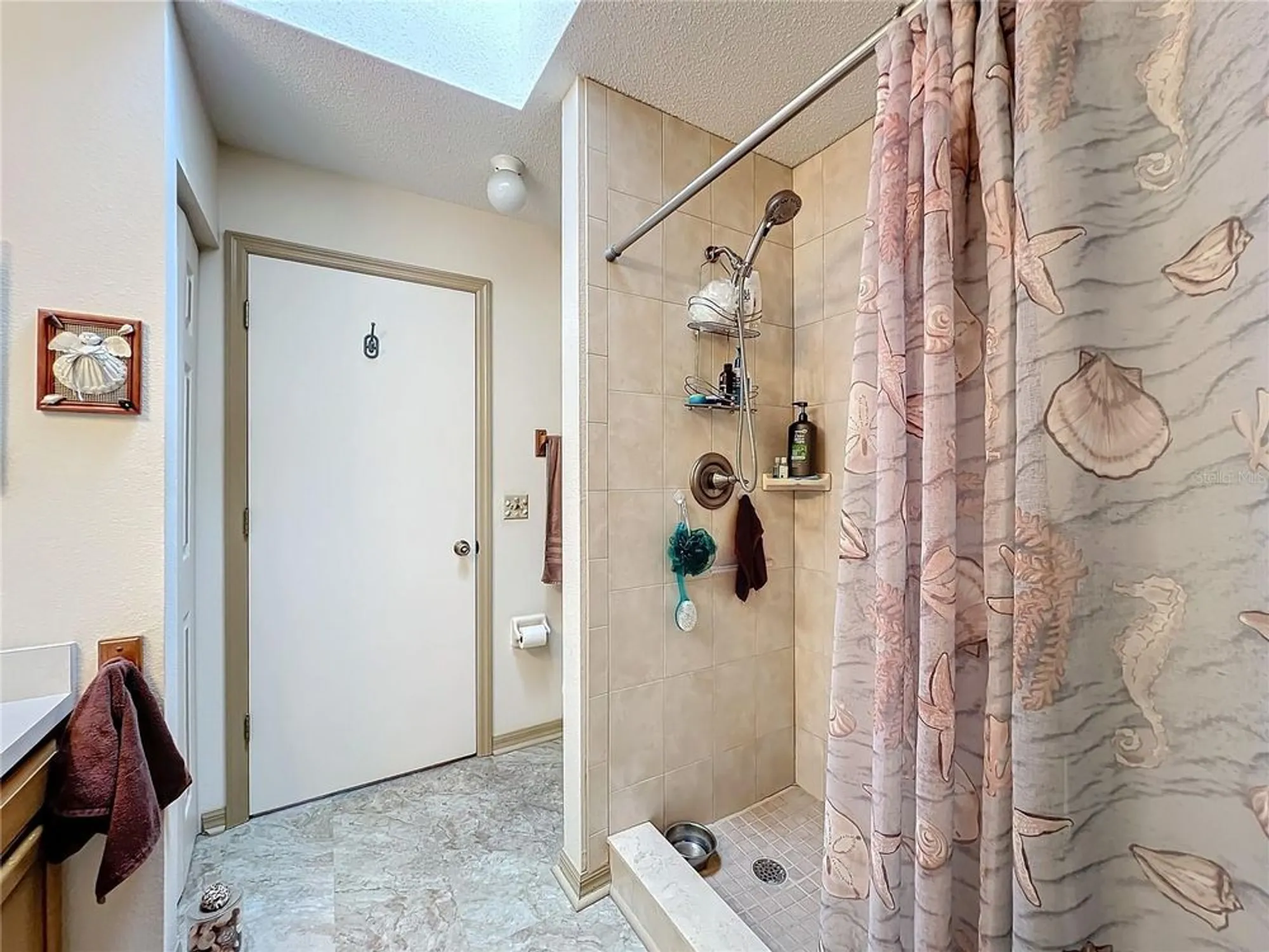 Property Slideshow image 14 of 27 | 2206 silver lakes dr, Lakeland, FL, 33810