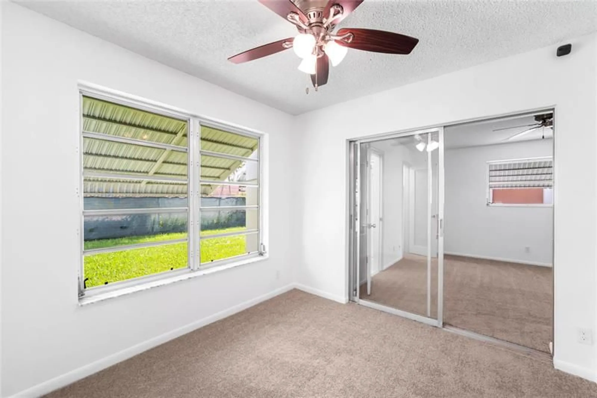 Property Slideshow image 18 of 34 | 4524 nw 43rd ave, Tamarac, FL, 33319