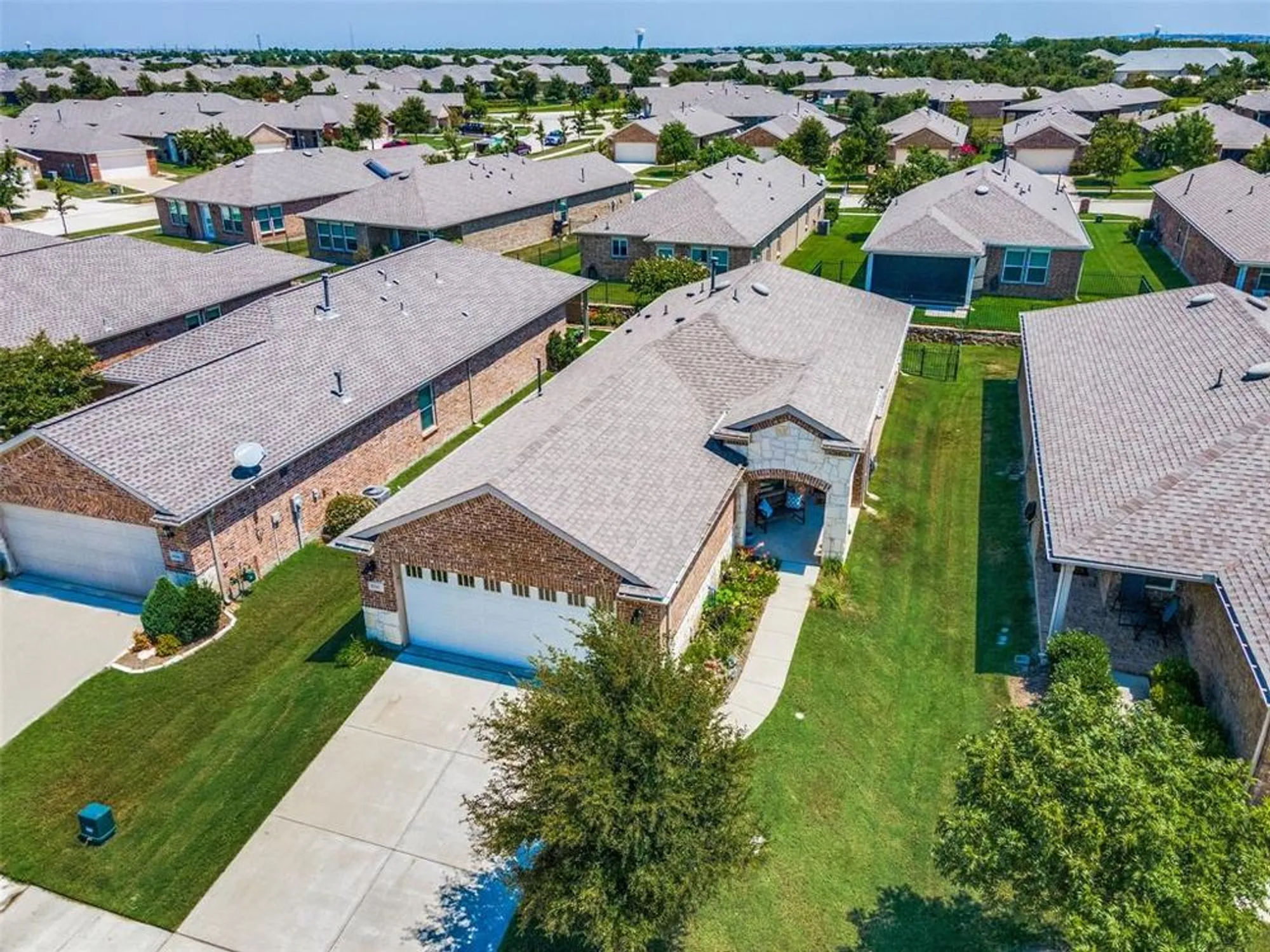 Property Slideshow image 2 of 40 | 6726 hickory creek dr, Frisco, TX, 75036