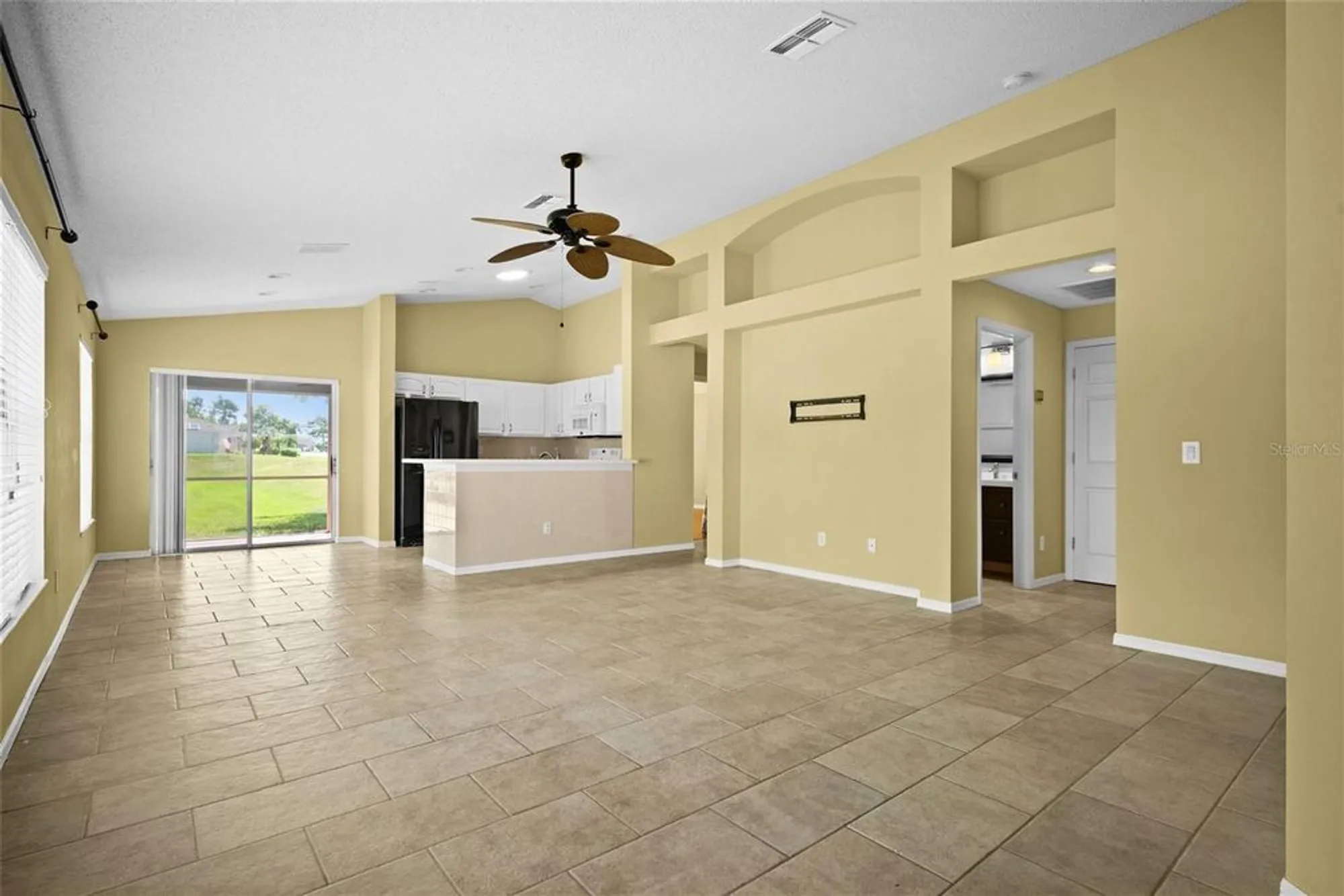 Property Slideshow image 8 of 35 | 2926 walnut grove ct, Holiday, FL, 34691