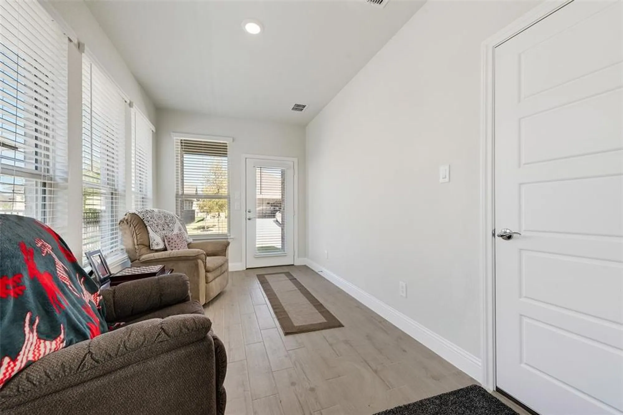 Property Slideshow image 23 of 32 | 2817 livestock dr, Midlothian, TX, 76065