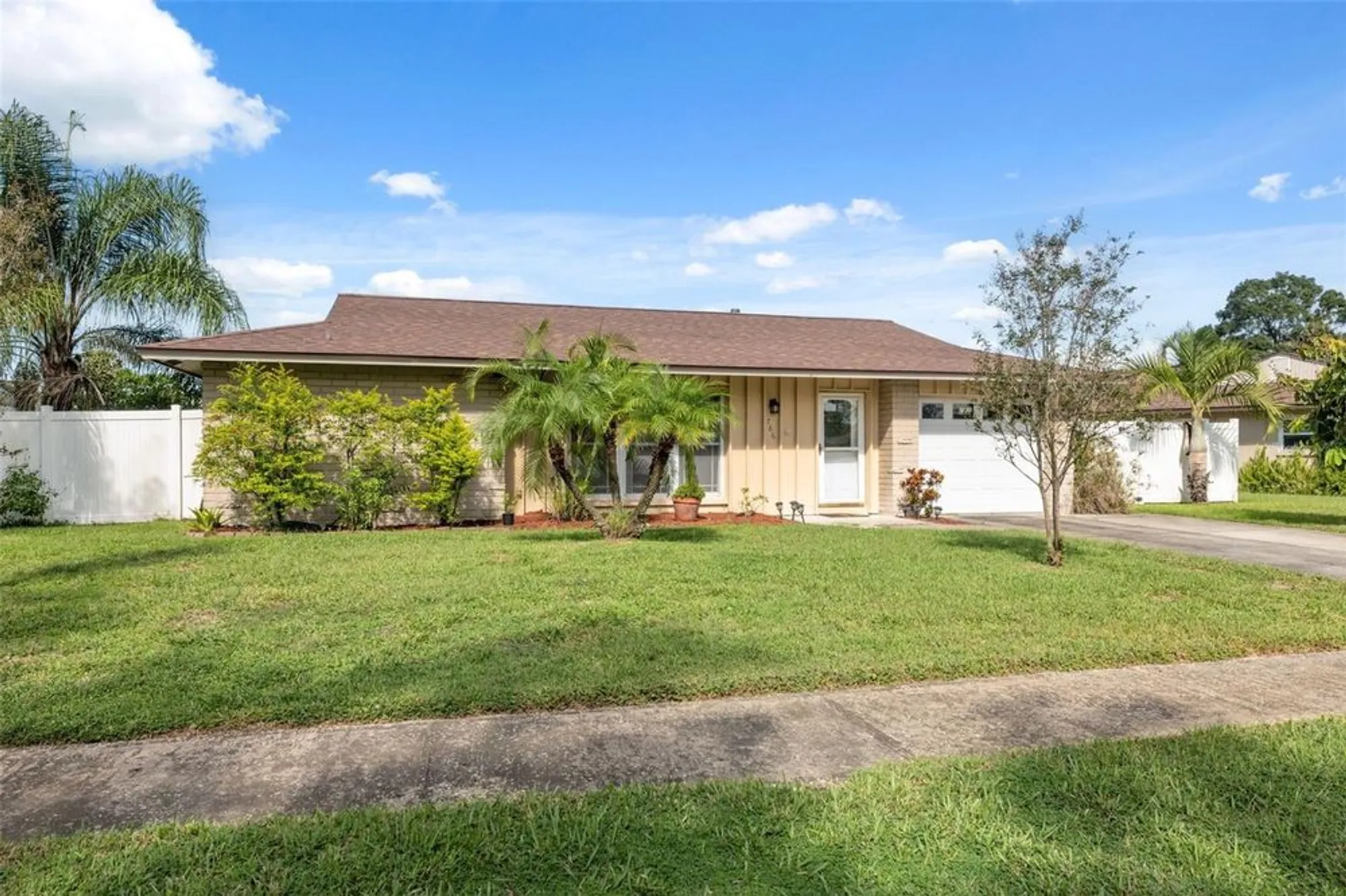 Property Slideshow image 25 of 40 | 766 anchorage ln, Palm Harbor, FL, 34685