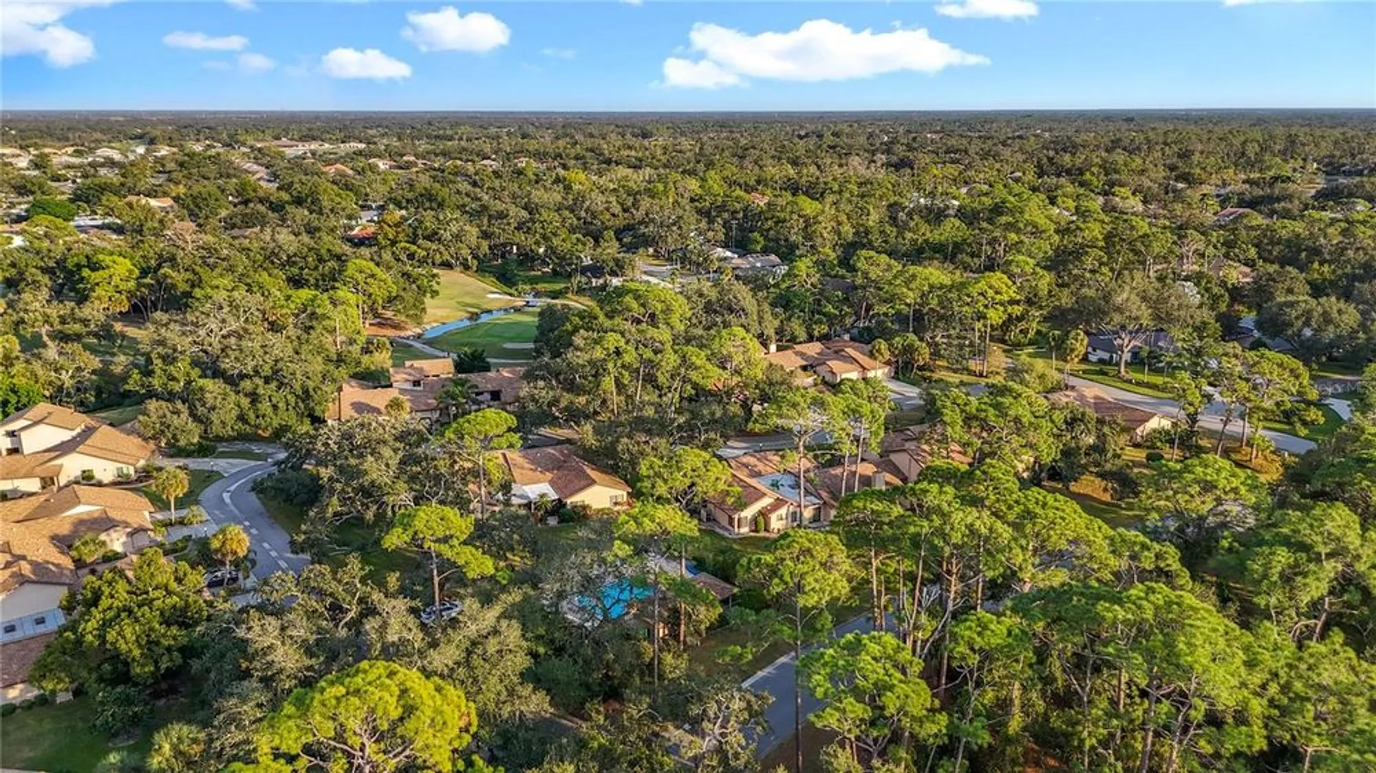 Property Slideshow image 7 of 43 | 4683 oak hollow dr 3, Sarasota, FL, 34241